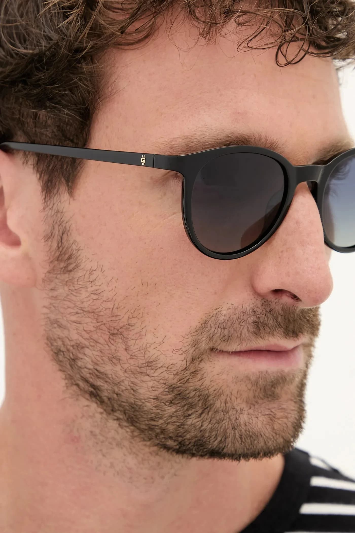 Солнцезащитные очки - фото 10