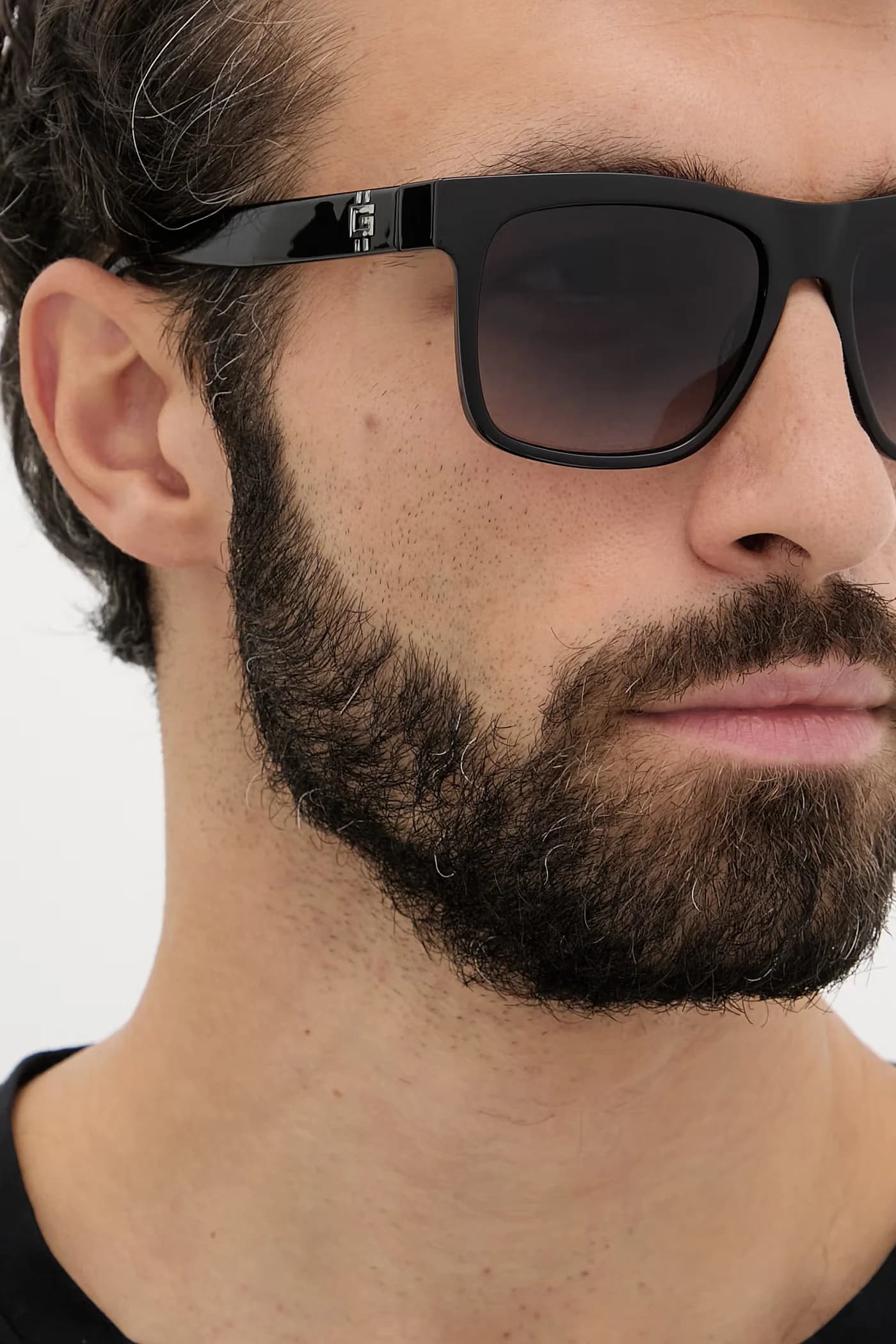 Солнцезащитные очки - фото 10