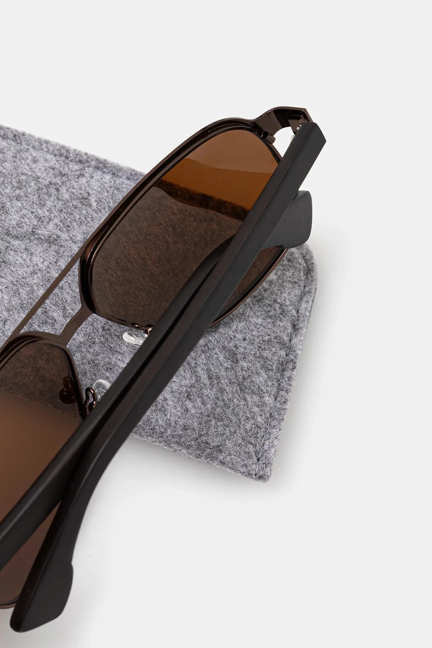 Солнцезащитные очки - фото 4