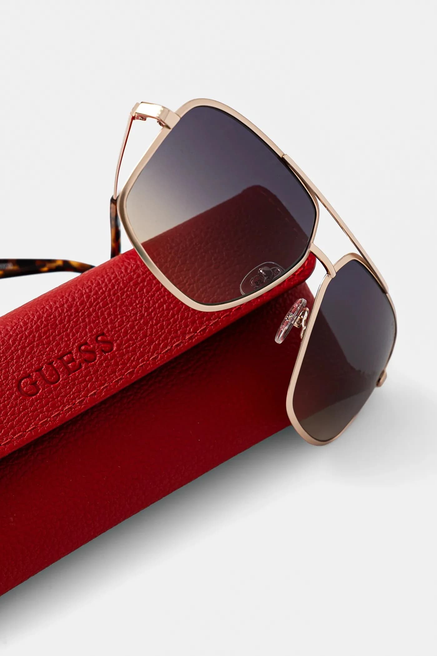 Солнцезащитные очки - фото 4