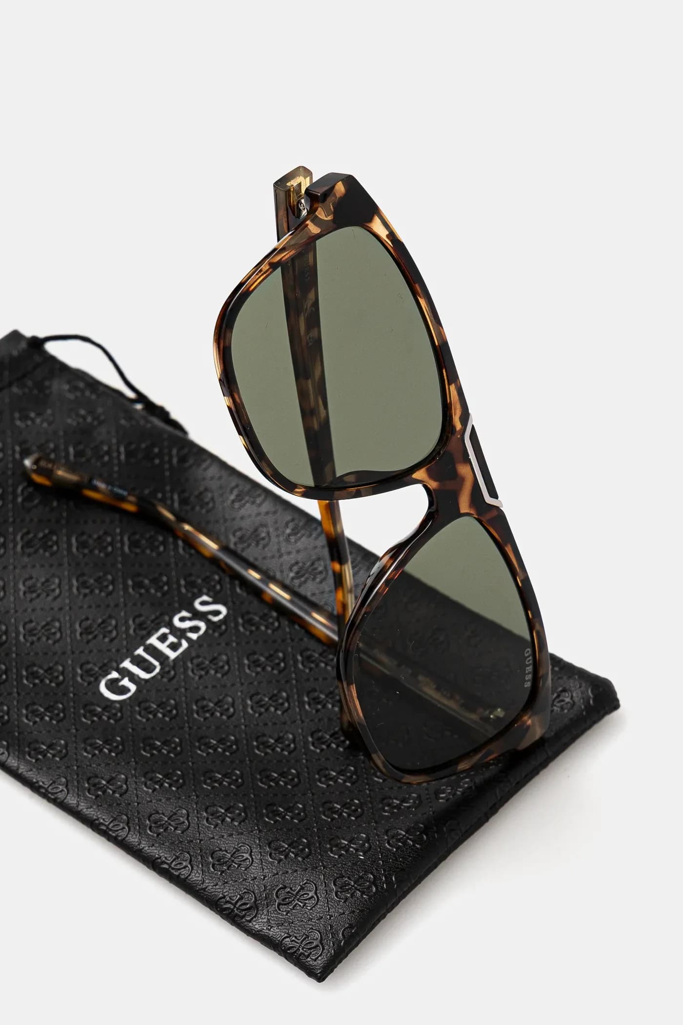 Солнцезащитные очки - фото 3