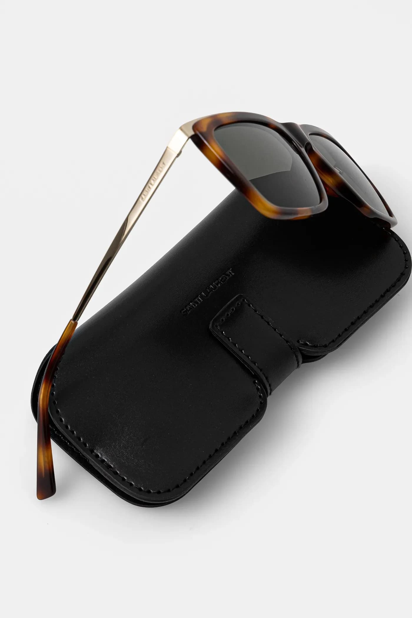 Солнцезащитные очки - фото 4