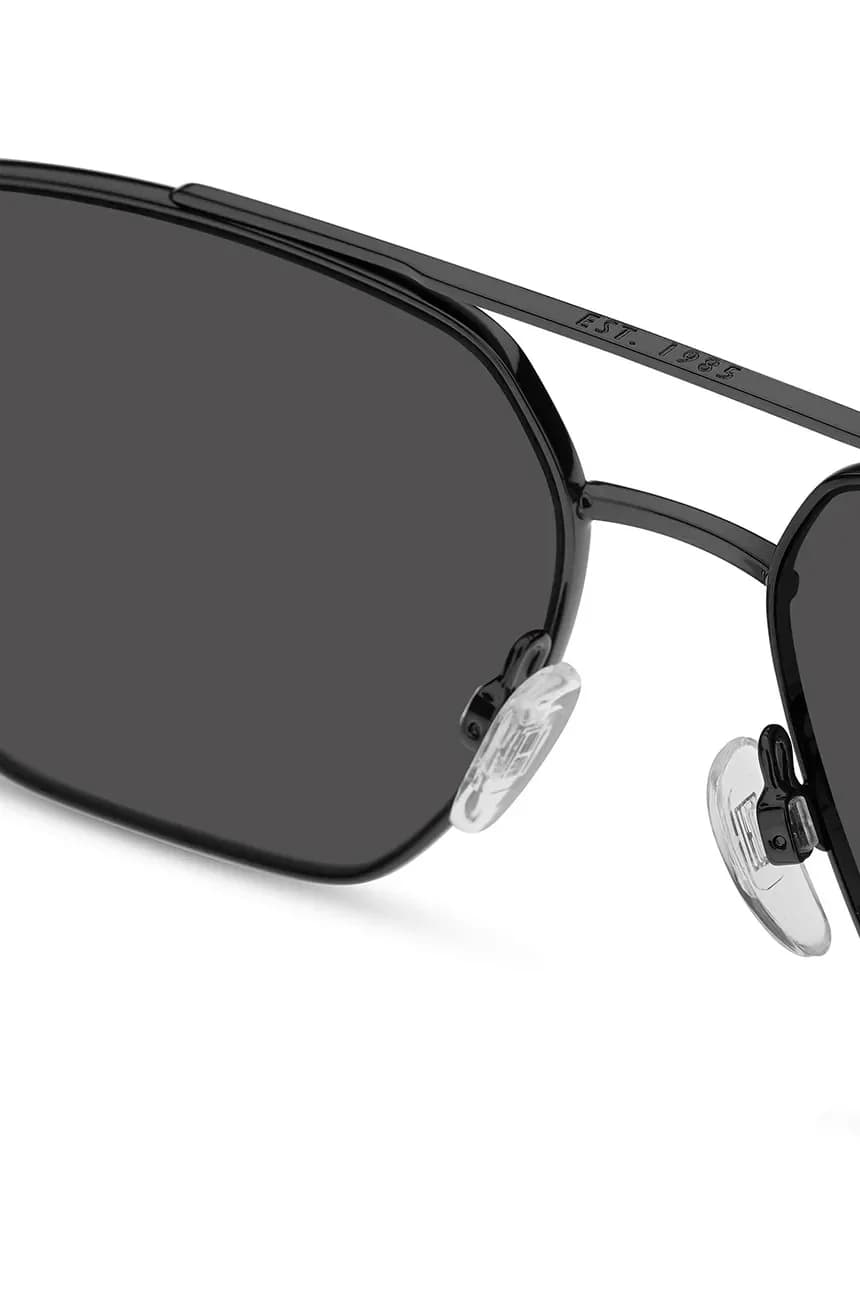 Солнцезащитные очки - фото 6