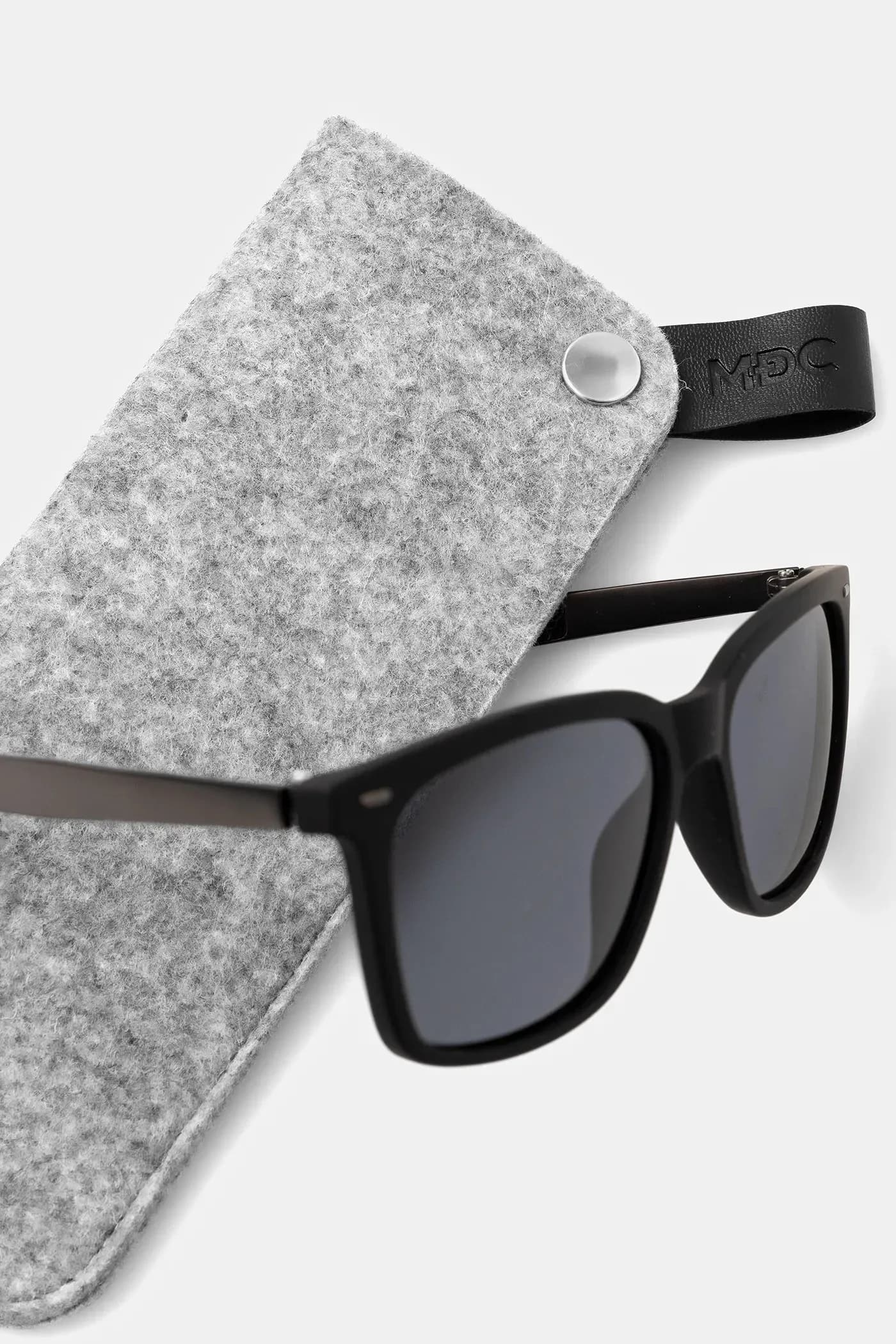 Солнцезащитные очки - фото 3