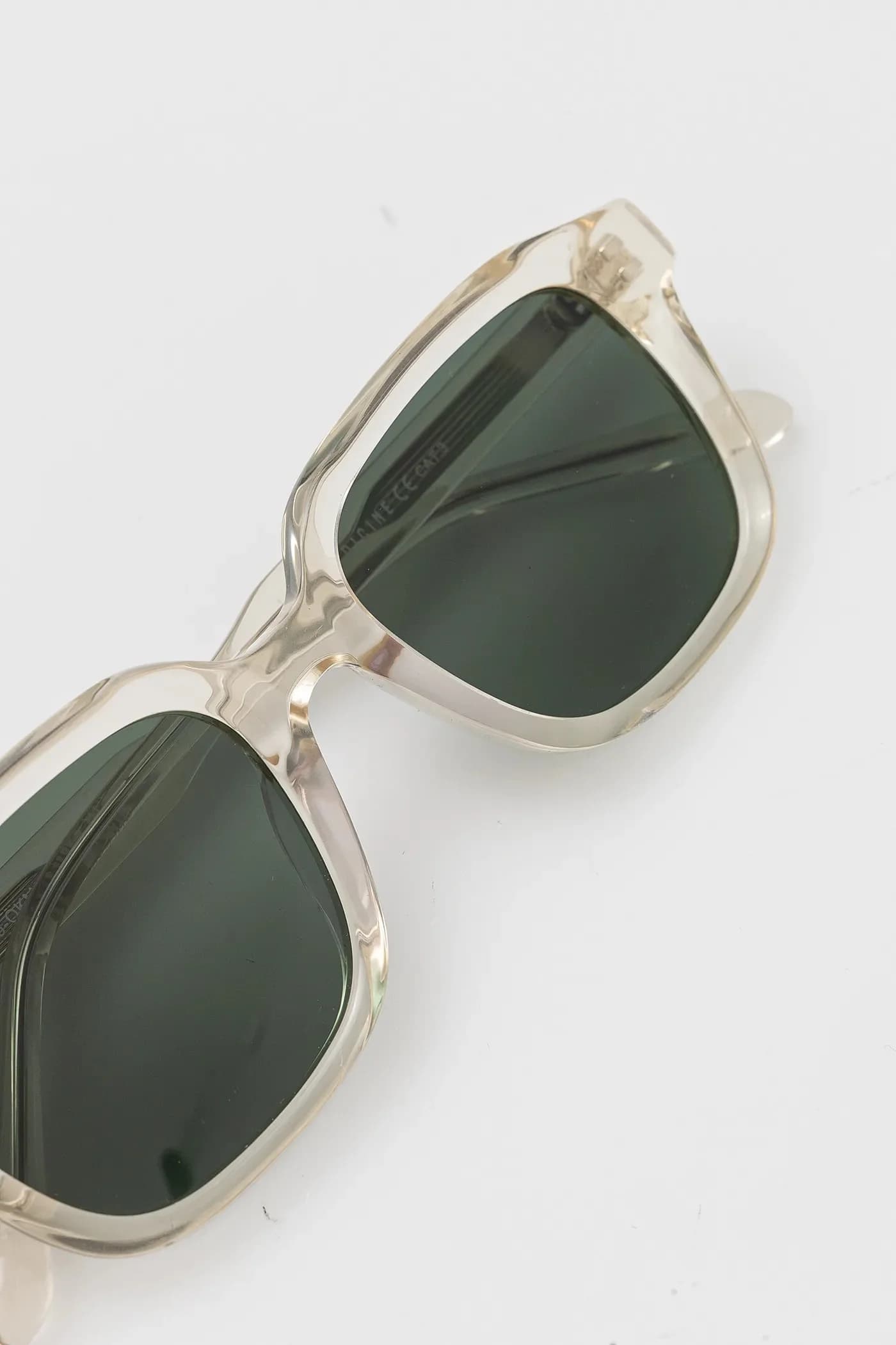 Солнцезащитные очки - фото 3