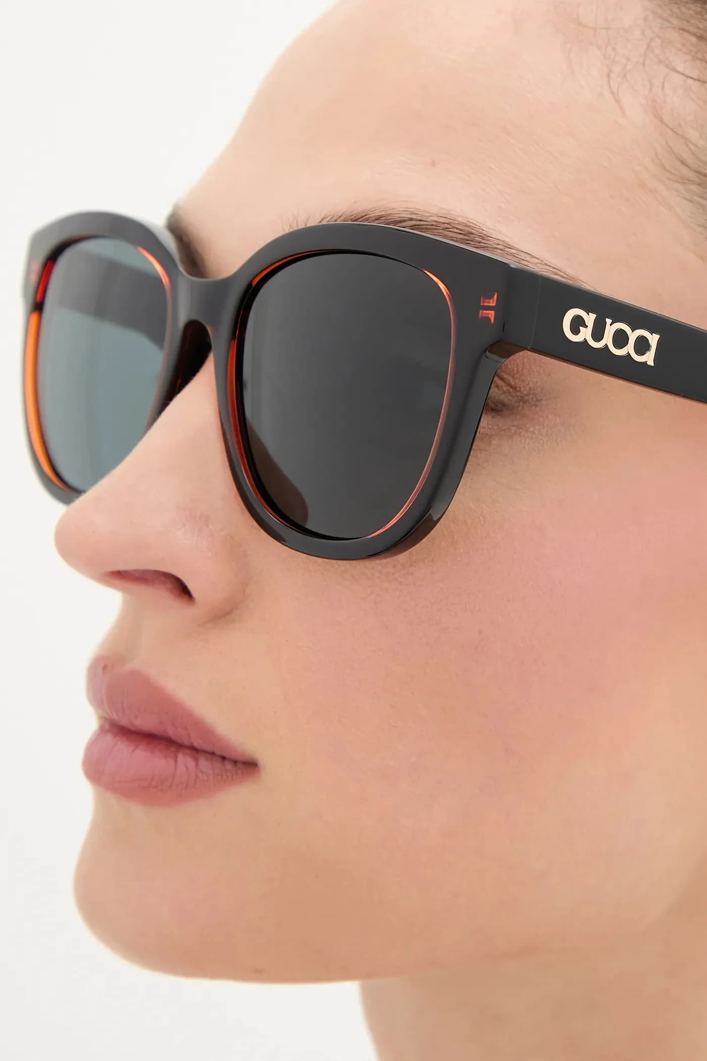 Солнцезащитные очки - фото 10