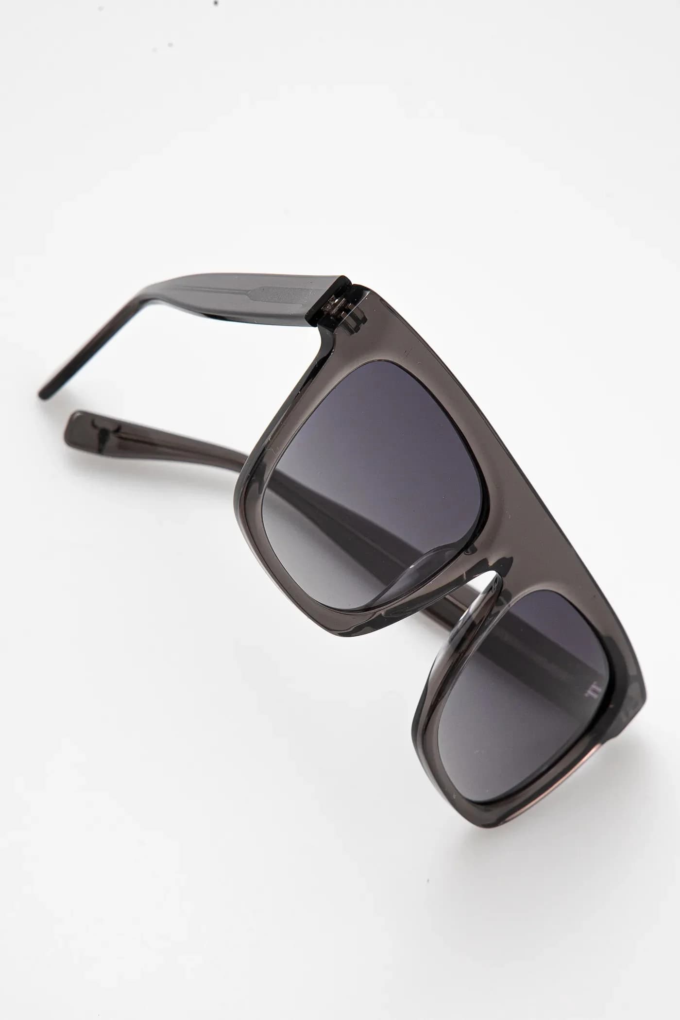 Солнцезащитные очки - фото 3