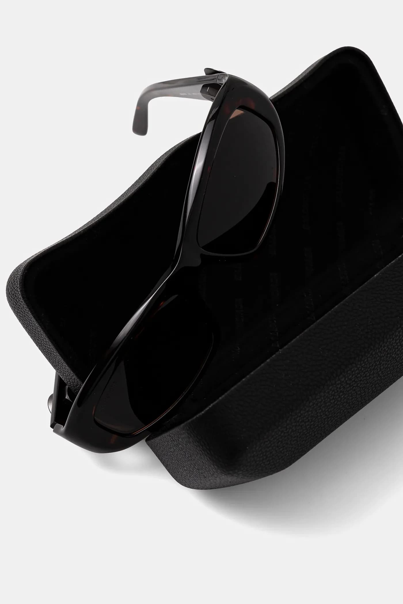 Солнцезащитные очки - фото 3