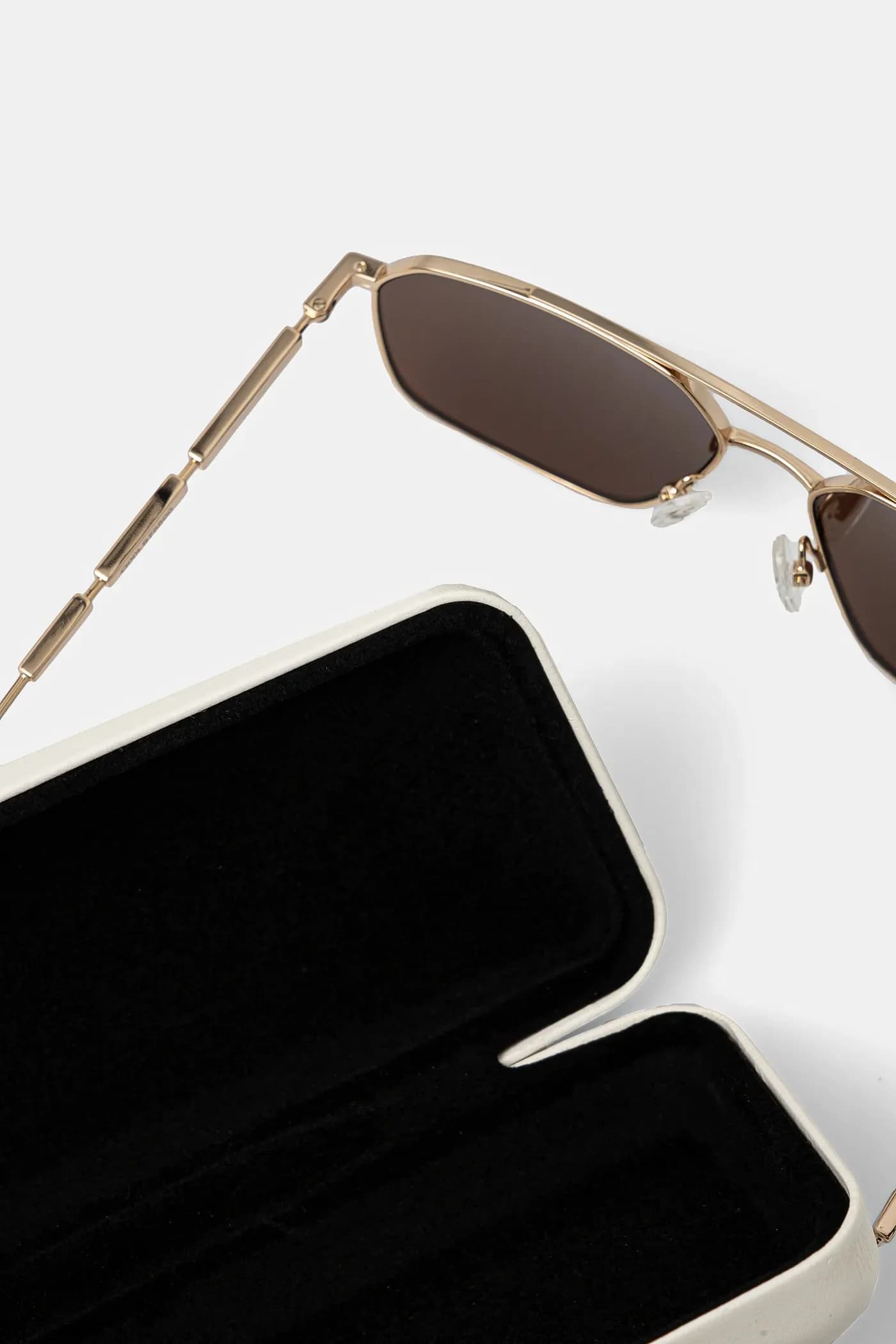 Солнцезащитные очки - фото 4