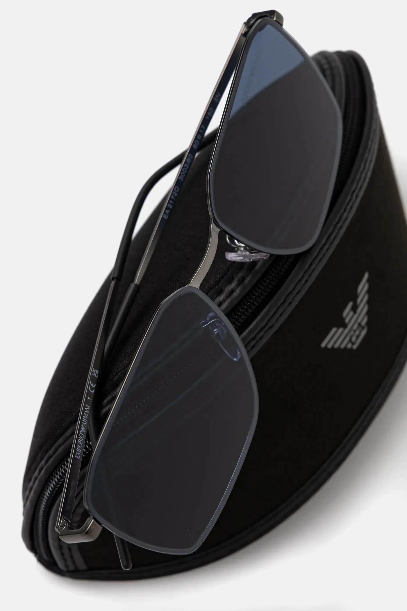 Солнцезащитные очки - фото 4