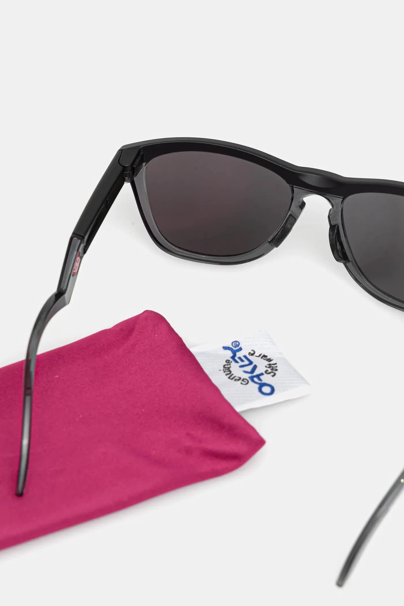 Солнцезащитные очки - фото 3