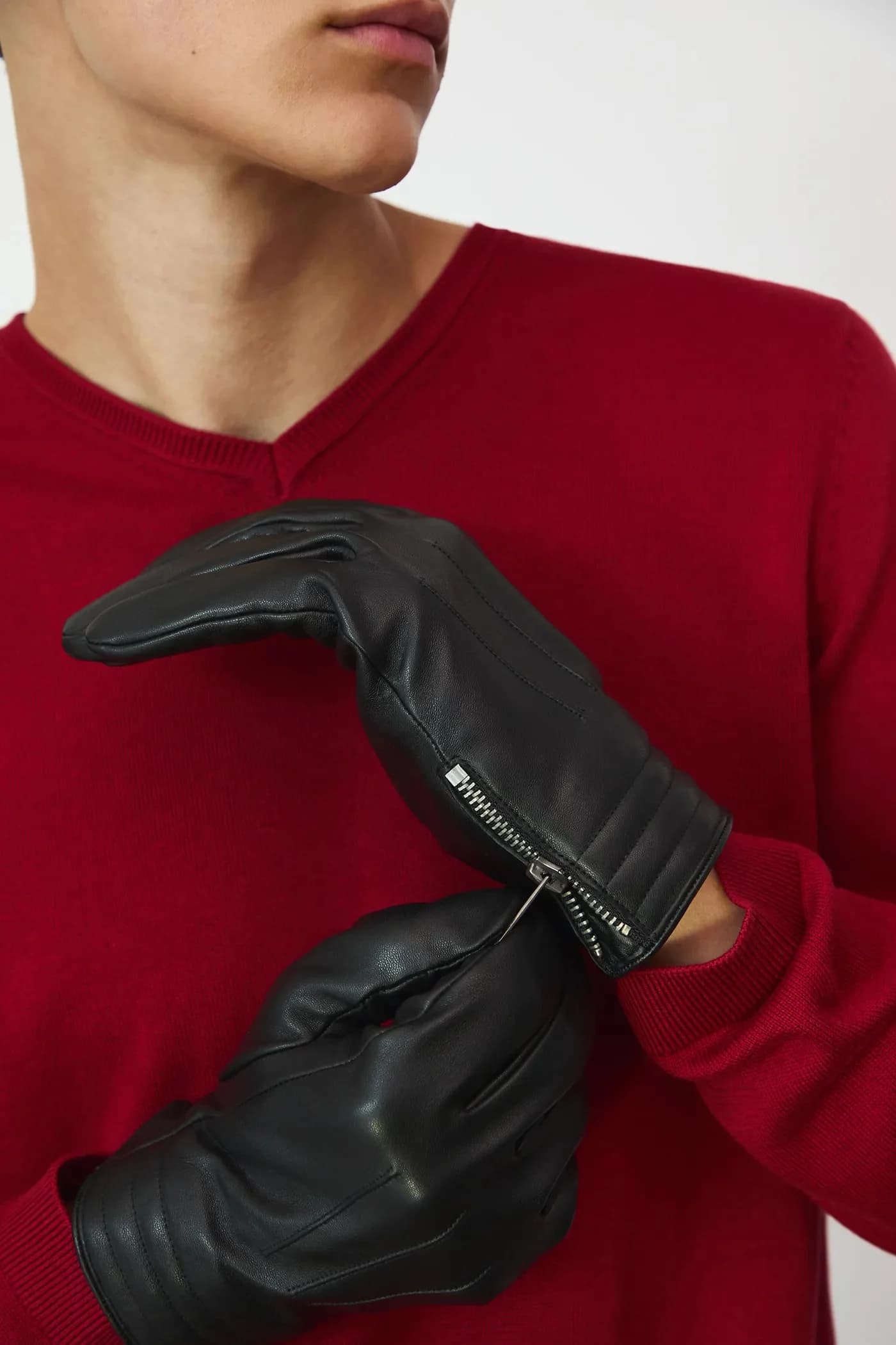 Кожаные перчатки