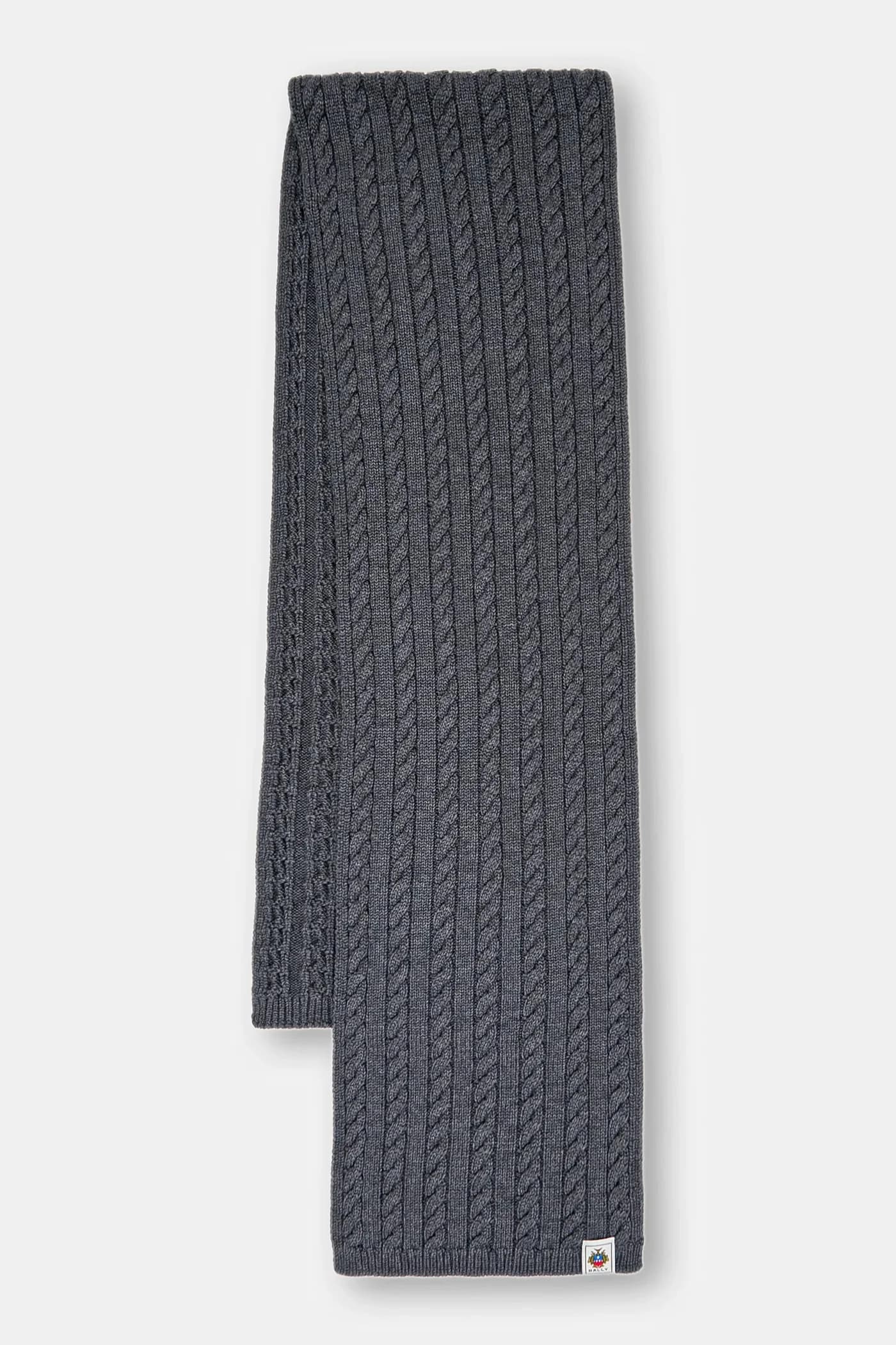 Шерстяной шарф