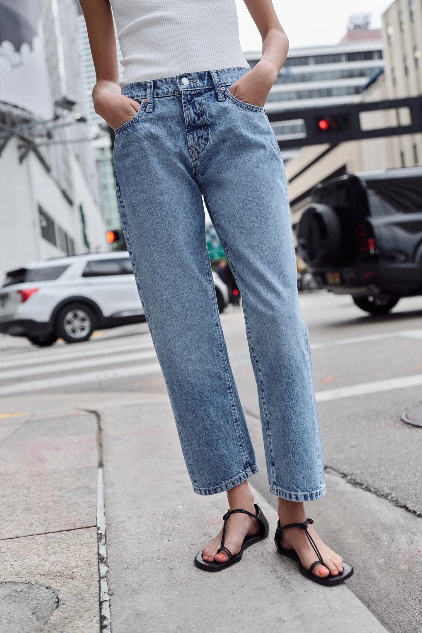 ДЖИНСОВЫЕ БРЮКИ Z1975 С КРЕСТОВЫМ ВЫРЕЗОМ И СРЕДНЕЙ ПОСАДКОЙ - фото 2