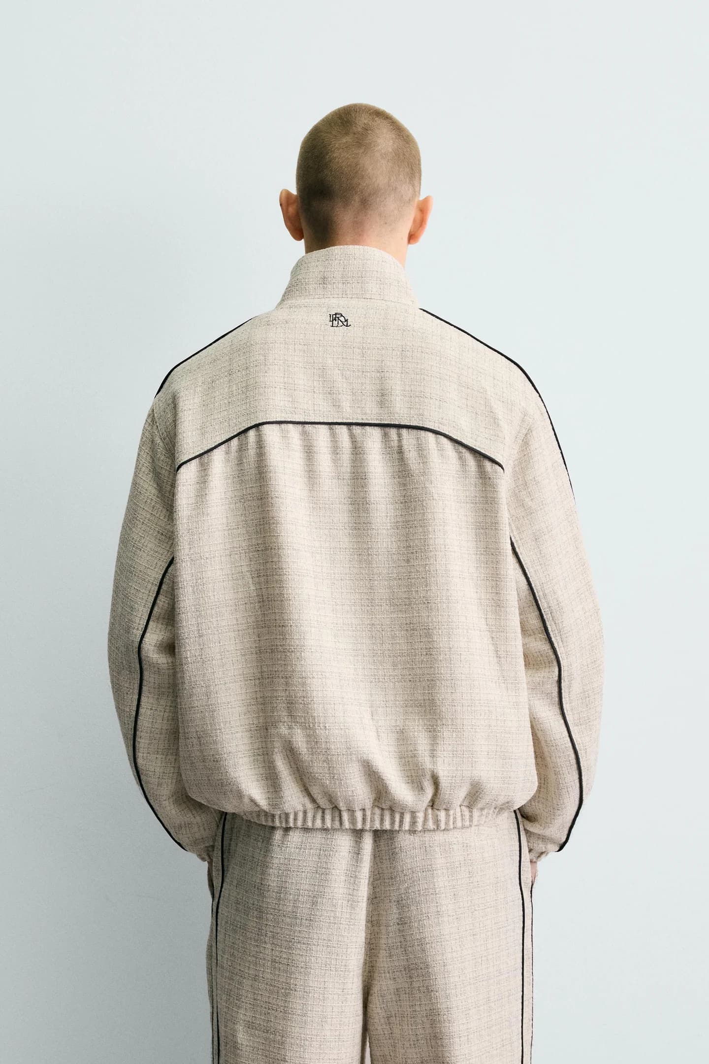 КУРТКА БОКСИ-ФИТ ИЗ СТРУКТУРНОЙ ТКАНИ С КОНТРАСТНОЙ ТКАНЬЮ - фото 2