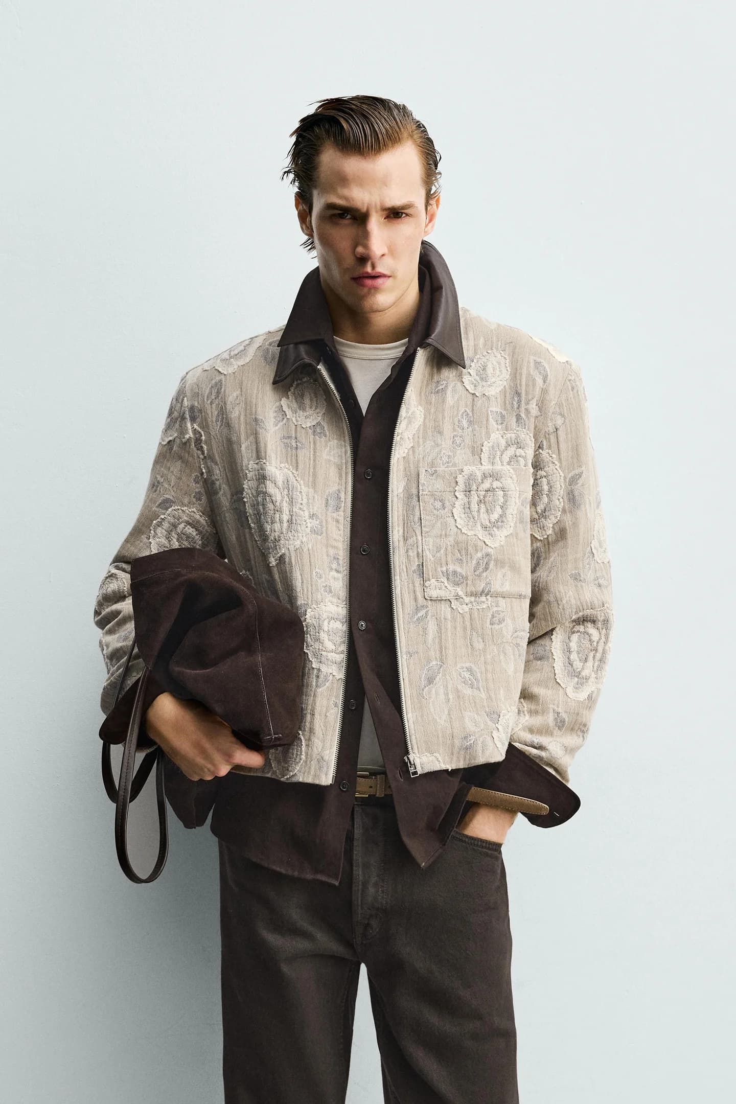 ЖАККАРДОВЫЙ КУРТКА С НЕПРАВИЛЬНЫМ ЦВЕТОЧНЫМ УЗОРОМ