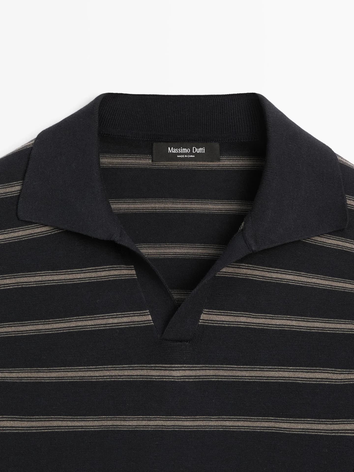 Полосатый вязаный свитер-поло контрастных цветов