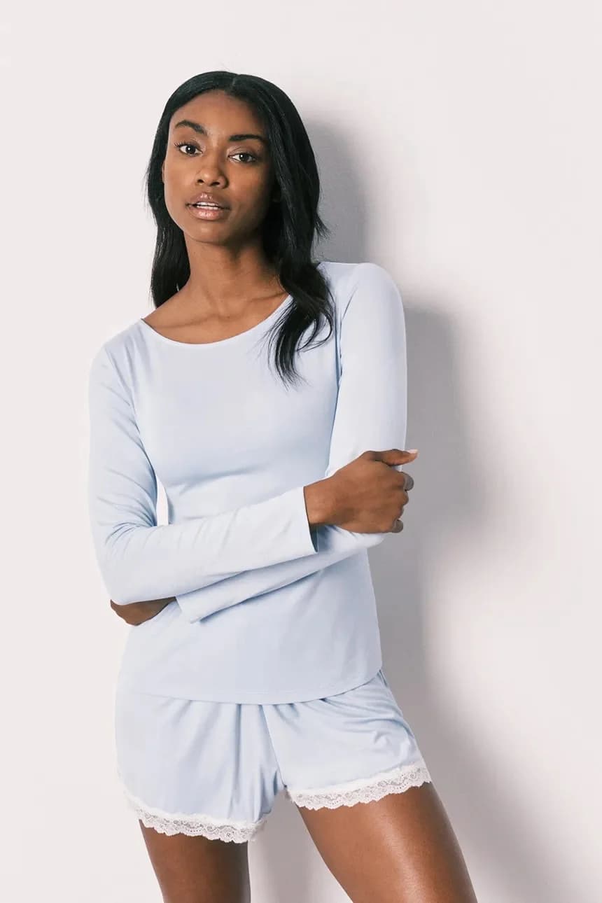 Женская пижама-двойка из вискозы.