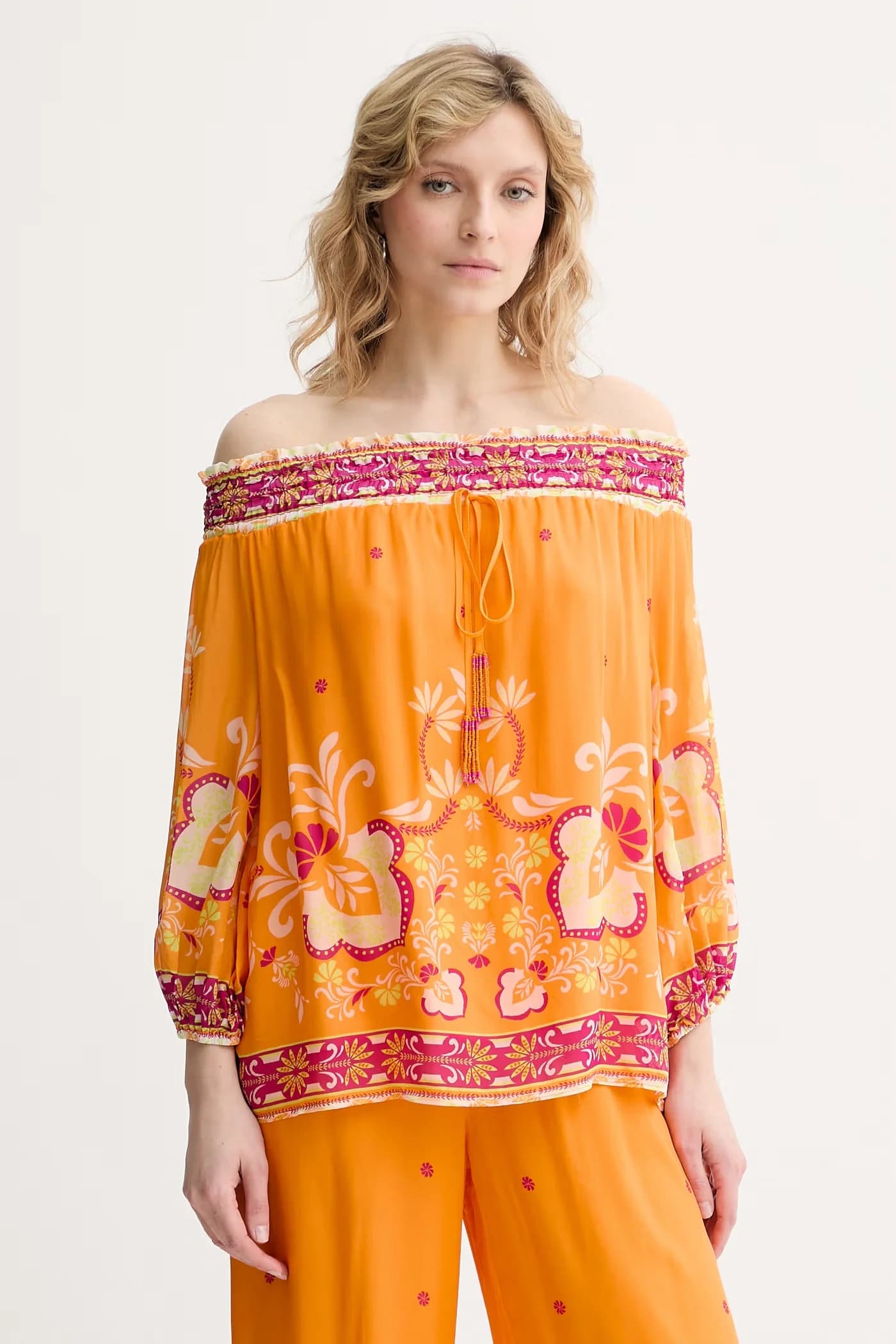 Женская блузка испанка из вискозы.