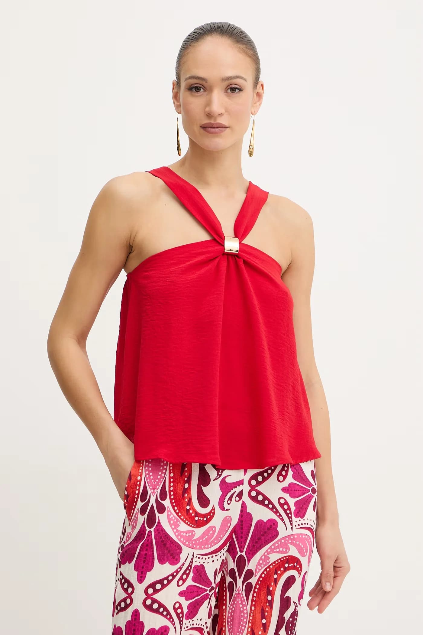 Женская блузка с бретельками