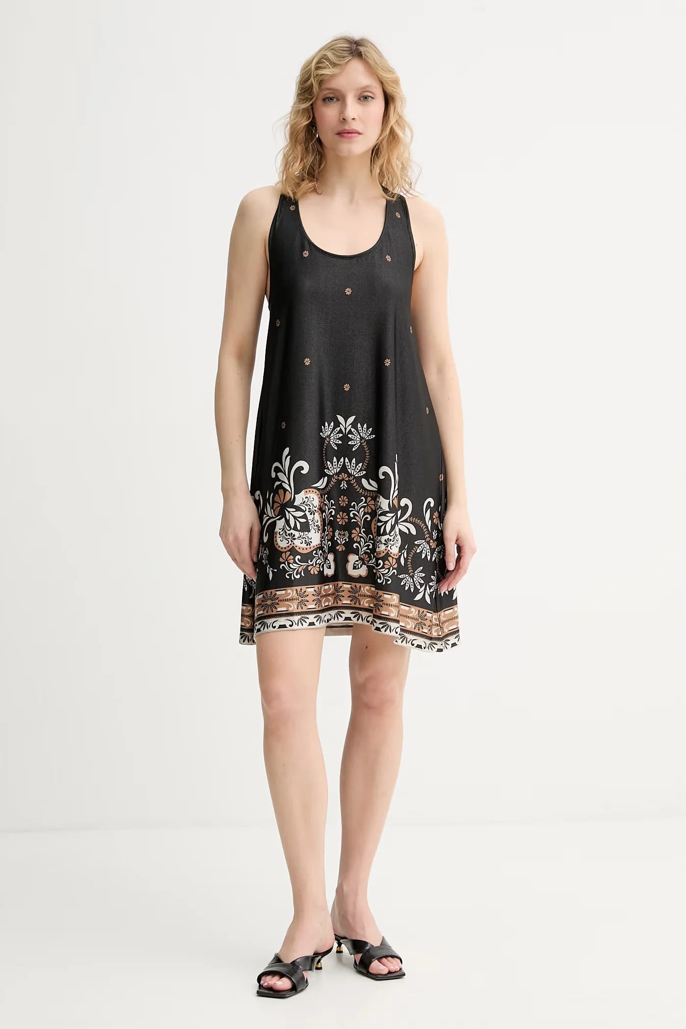 Женское пляжное платье