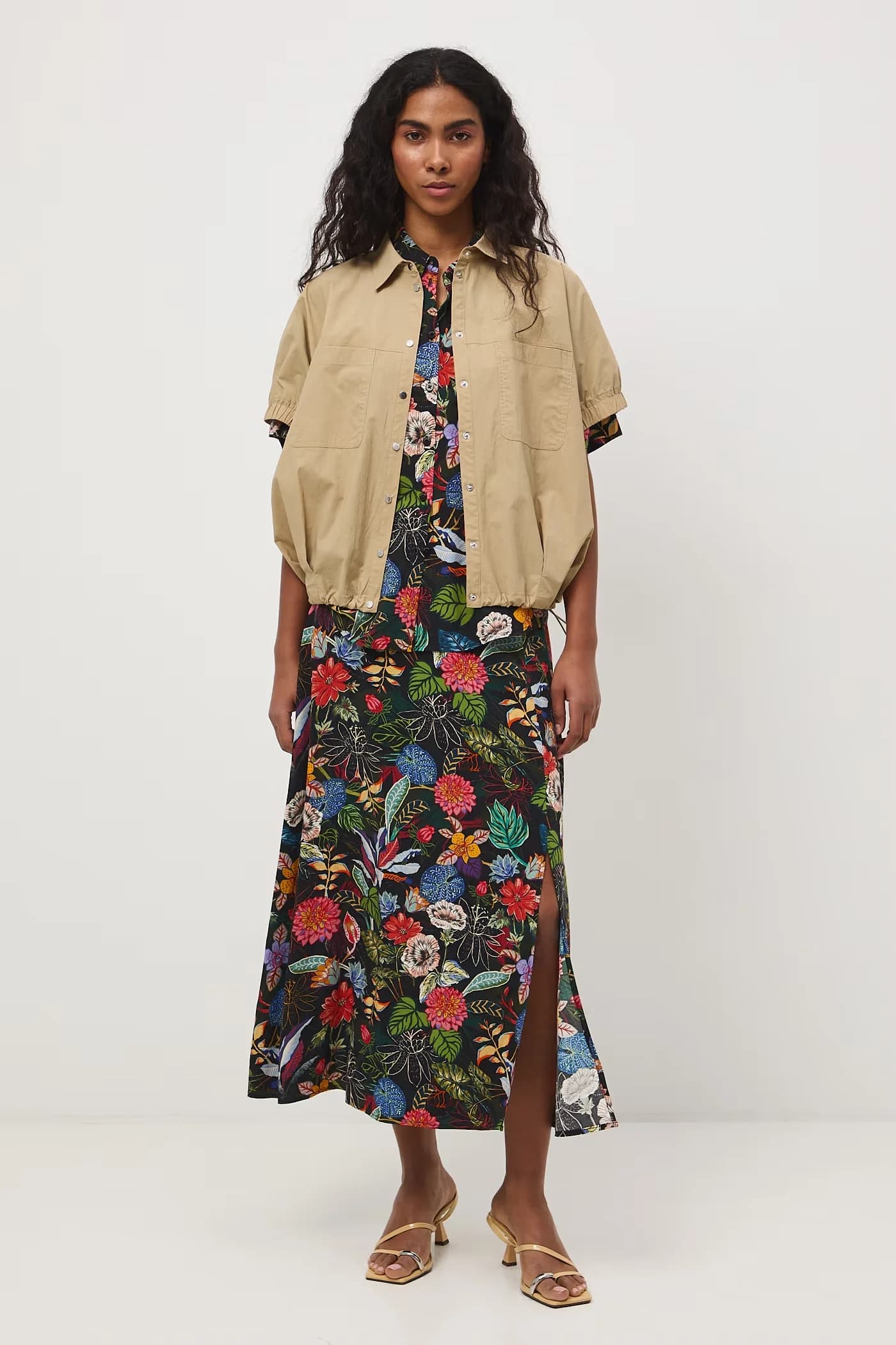 Юбка из вискозы с разрезом