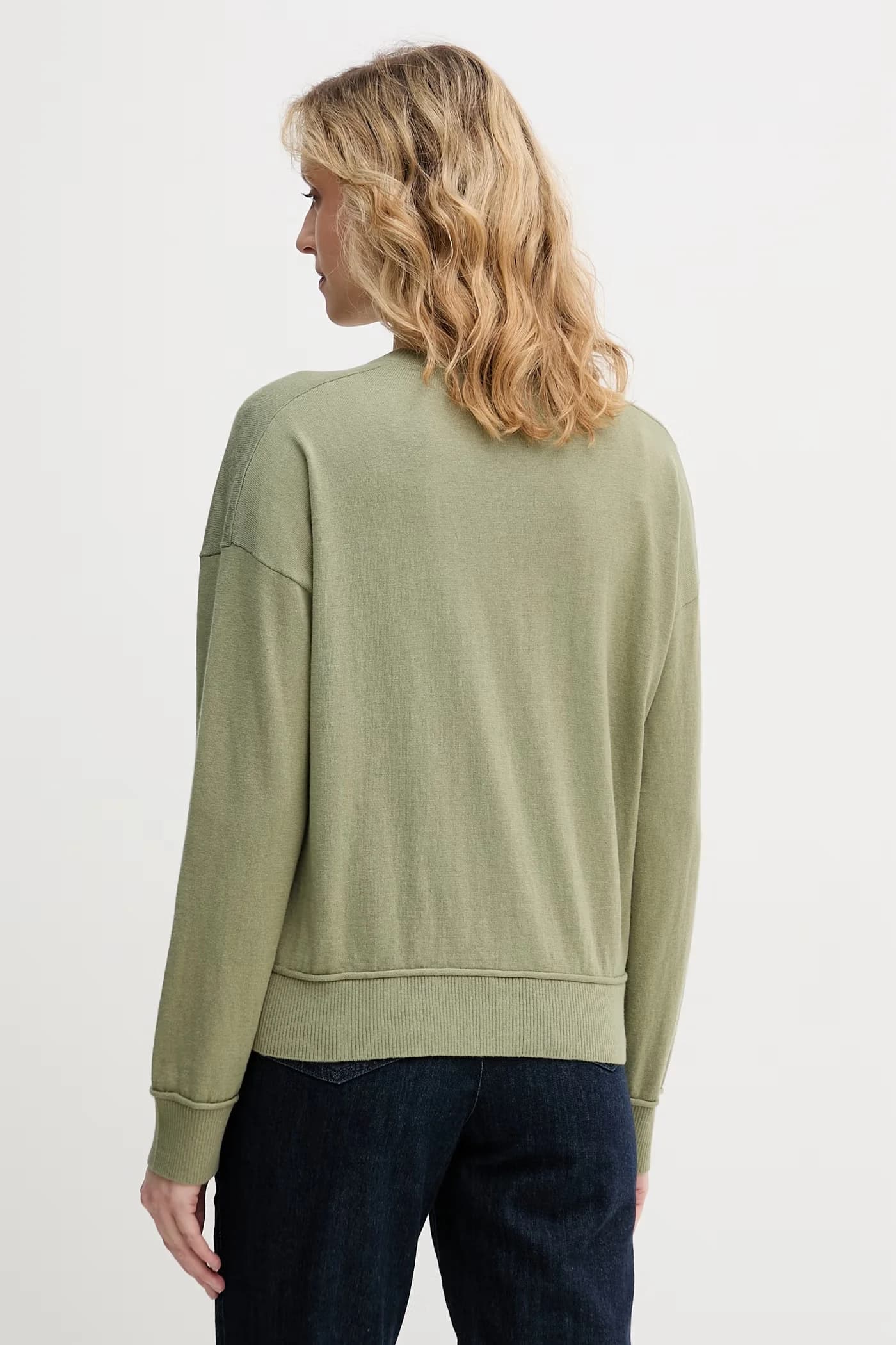 Женский свитер из шерсти - фото 3