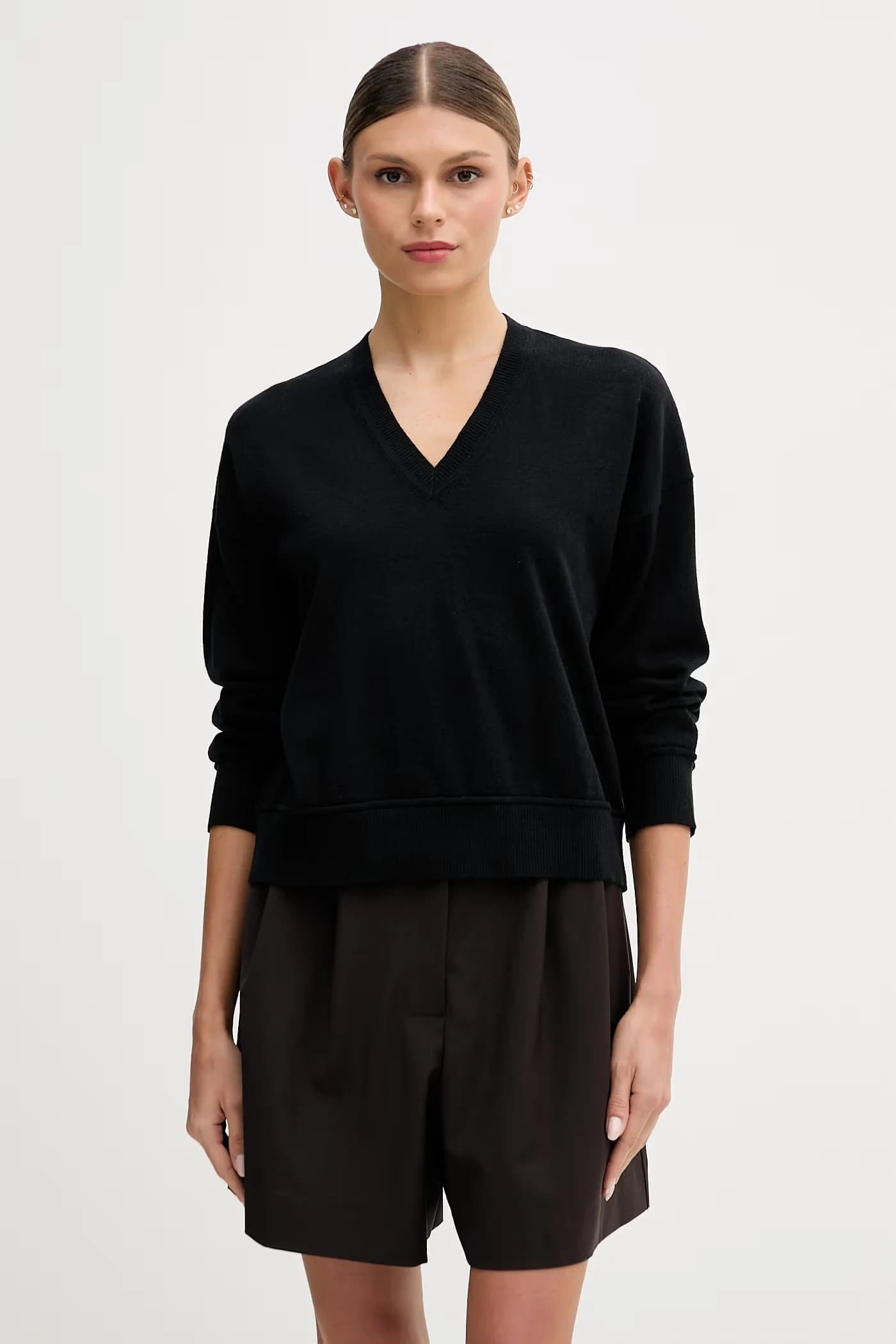 Женский свитер из шерсти