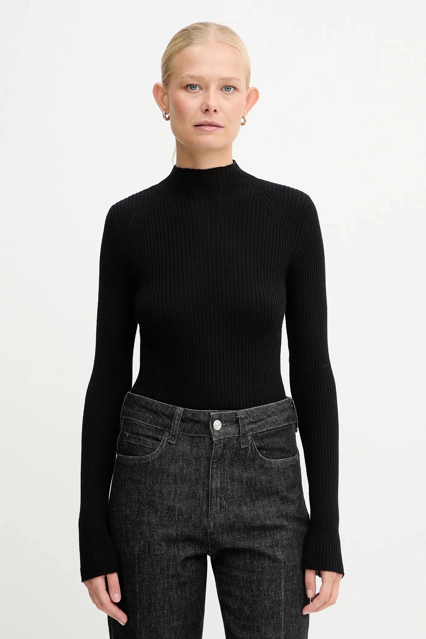 Шерстяной свитер