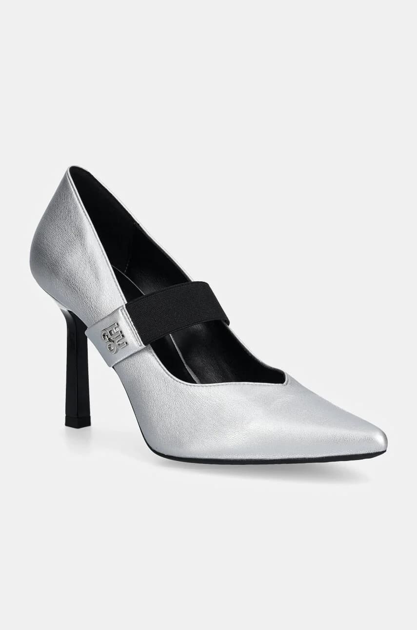 Китнисс на высоких каблуках