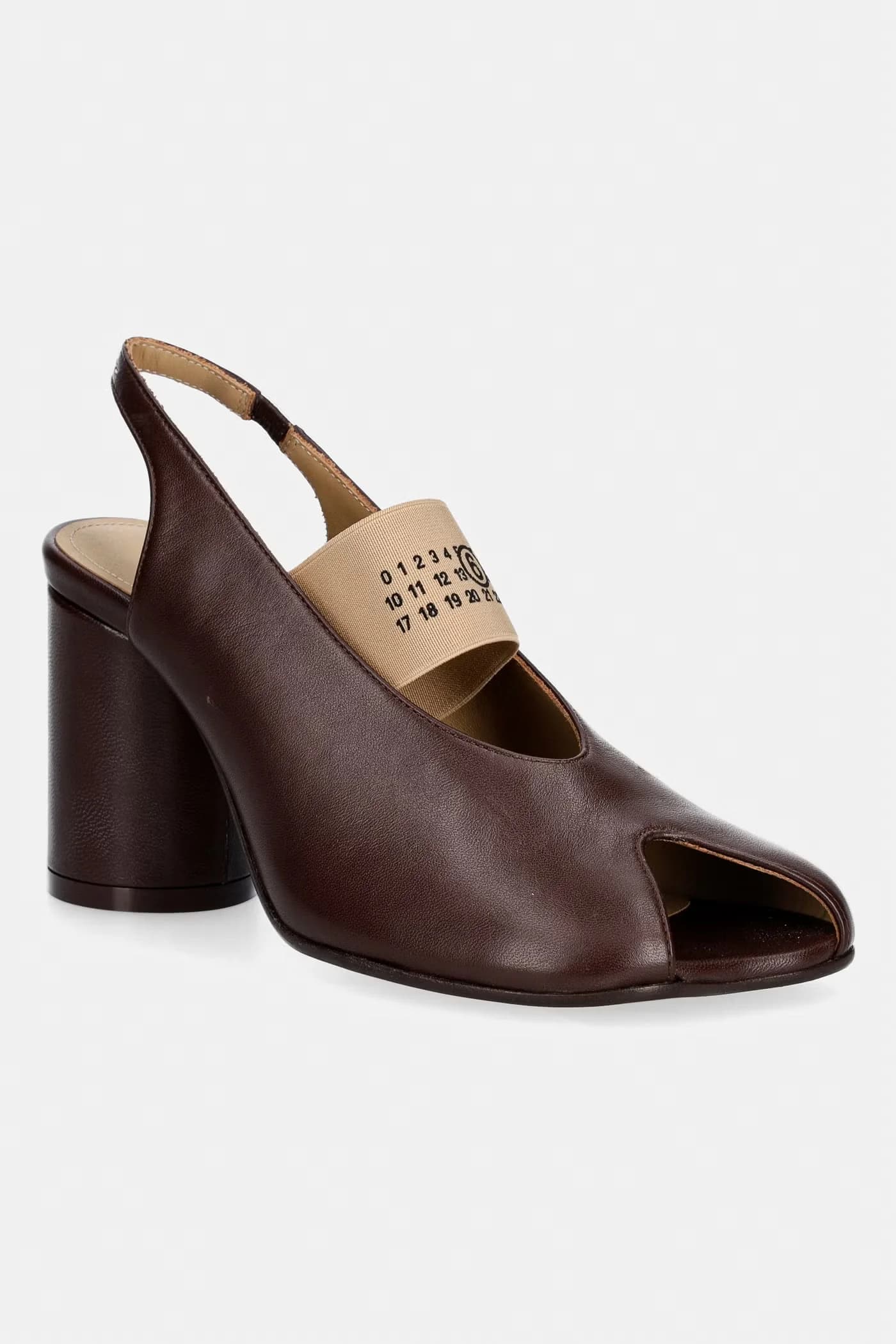 Кожаные сандалии