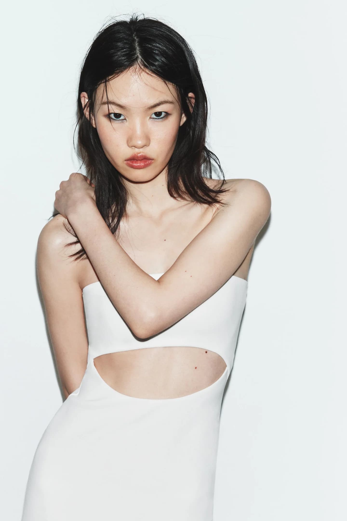 ПЛАТЬЕ МИДИ С ВЫРЕЗАМИ ИЗ ЭЛАСТИЧНОЙ ТКАНИ - фото 2