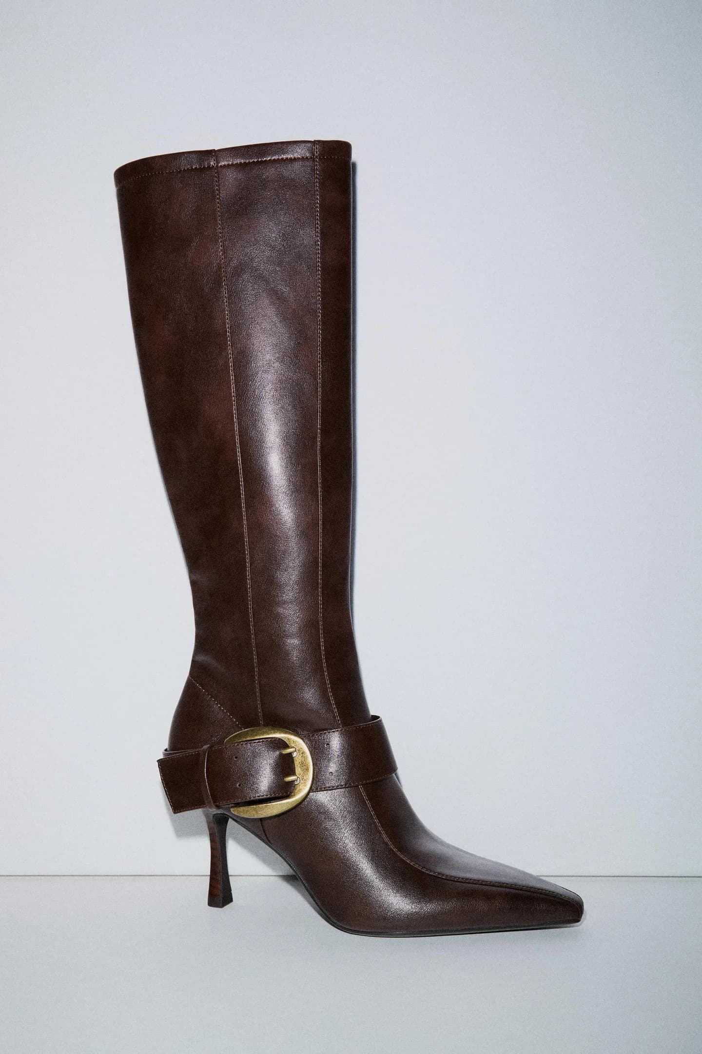 БОТИНКИ НА ВЫСОКОМ КАБЛУКЕ С МЕТАЛЛИЧЕСКОЙ ПРЯЖКОЙ