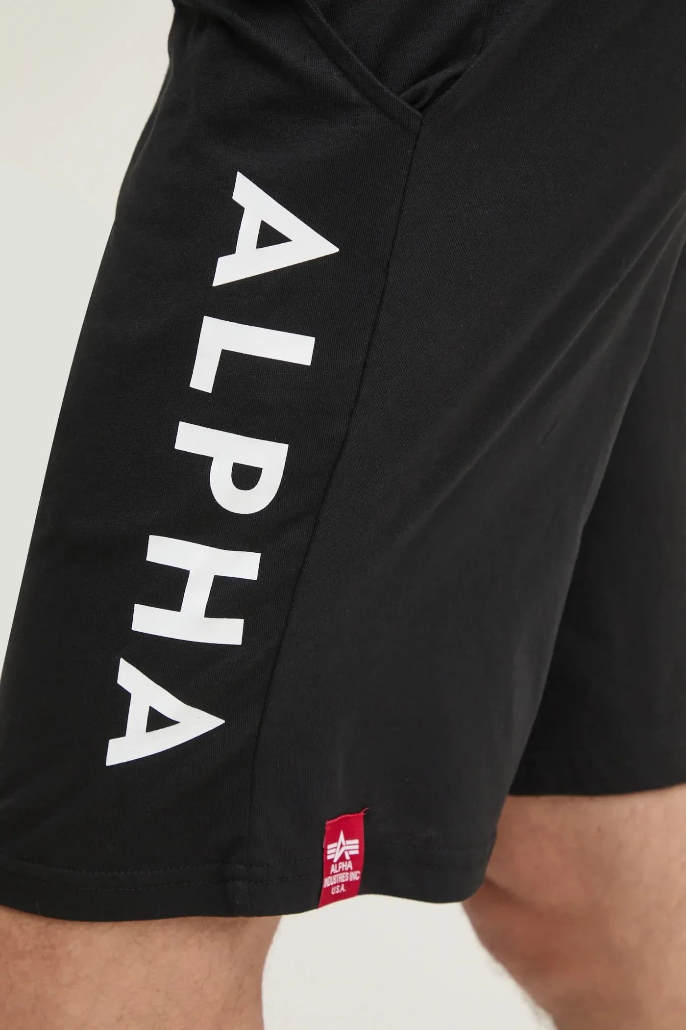 Хлопковые шорты Alpha Industries Alpha Jersey Short 116366 03 - фото 4