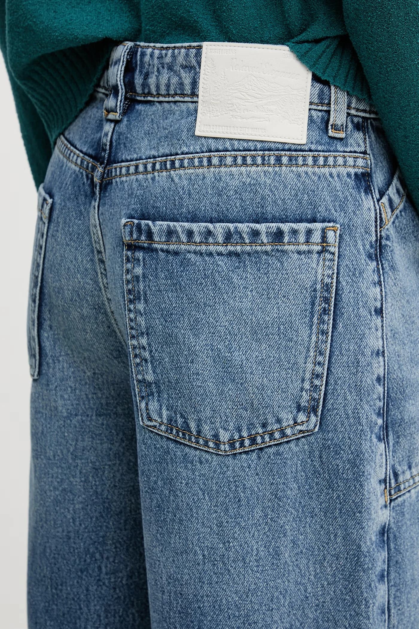 Женские широкие джинсы - фото 4