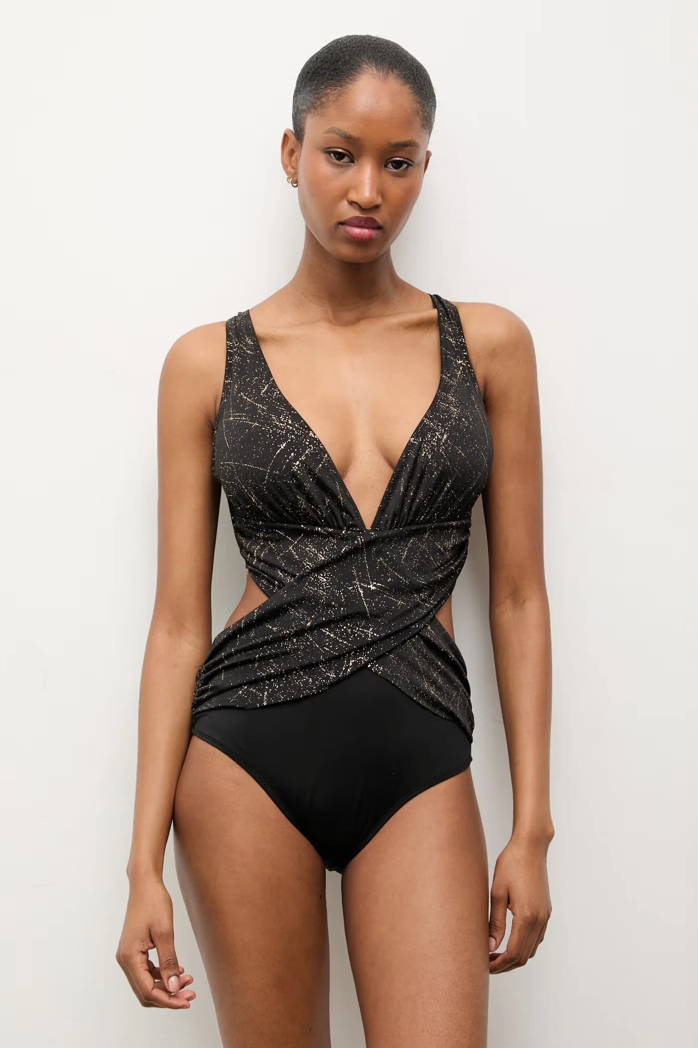 Цельный купальник