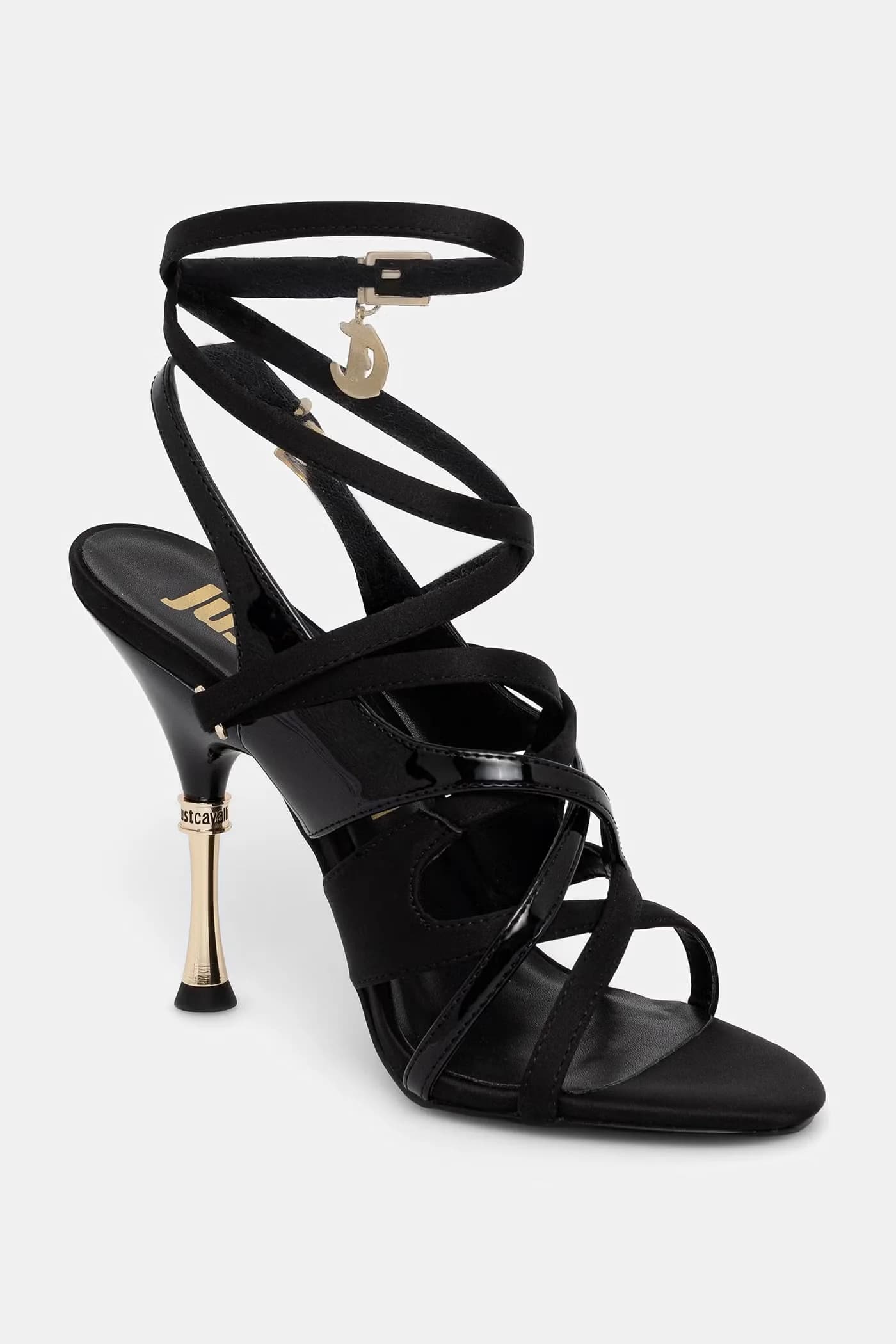 Босоножки на высоком каблуке