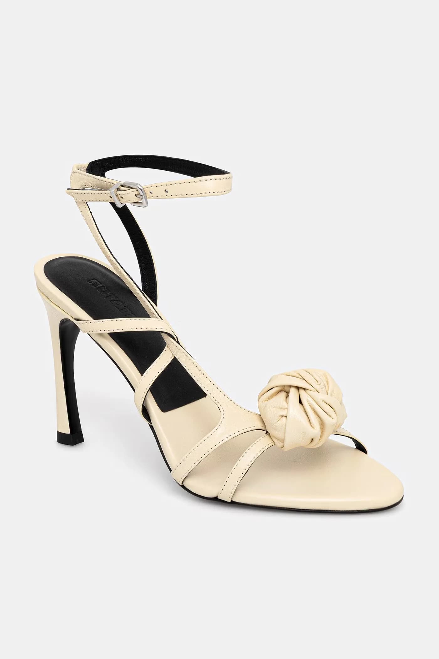 Кожаные босоножки на высоком каблуке