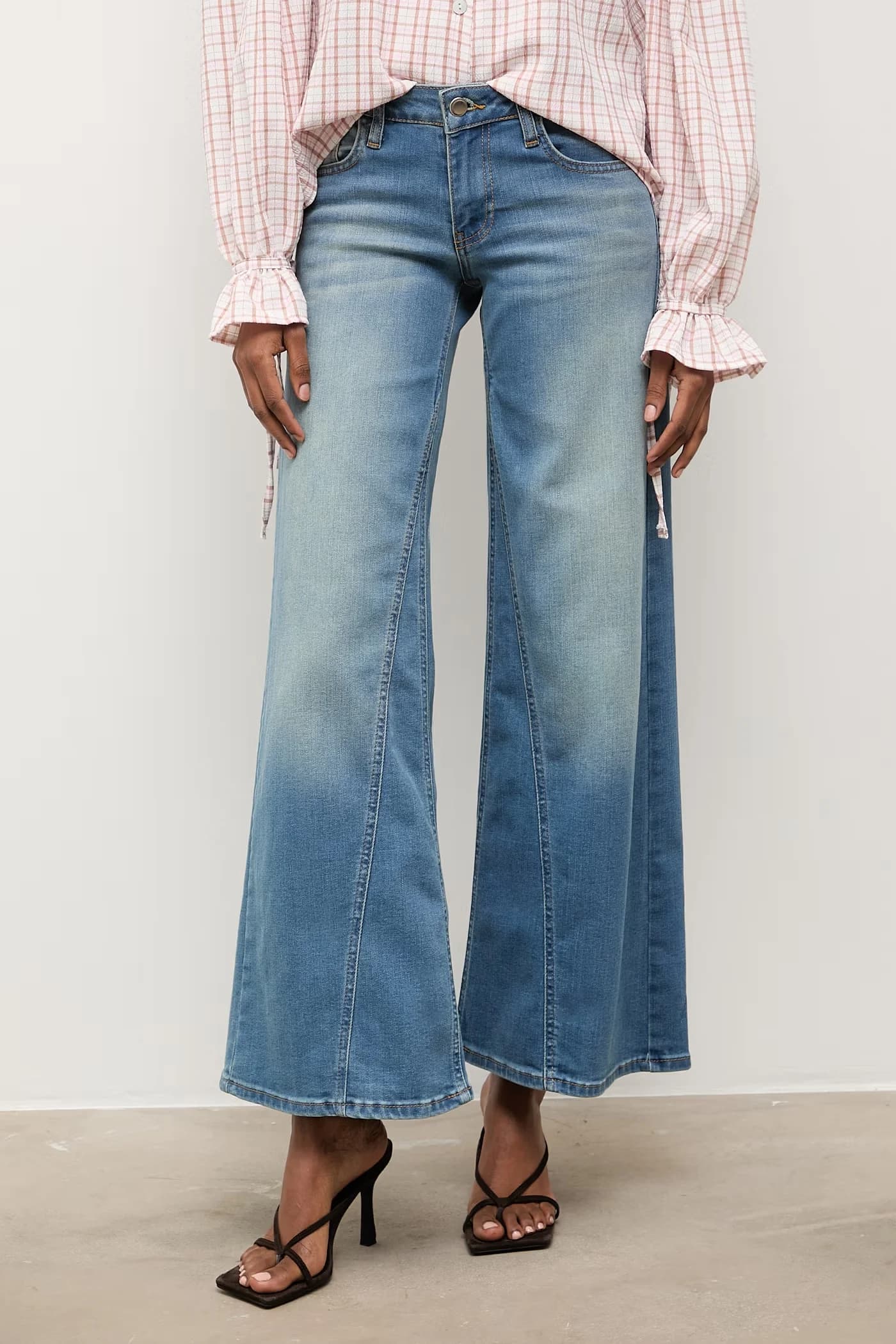 Женские прямые джинсы