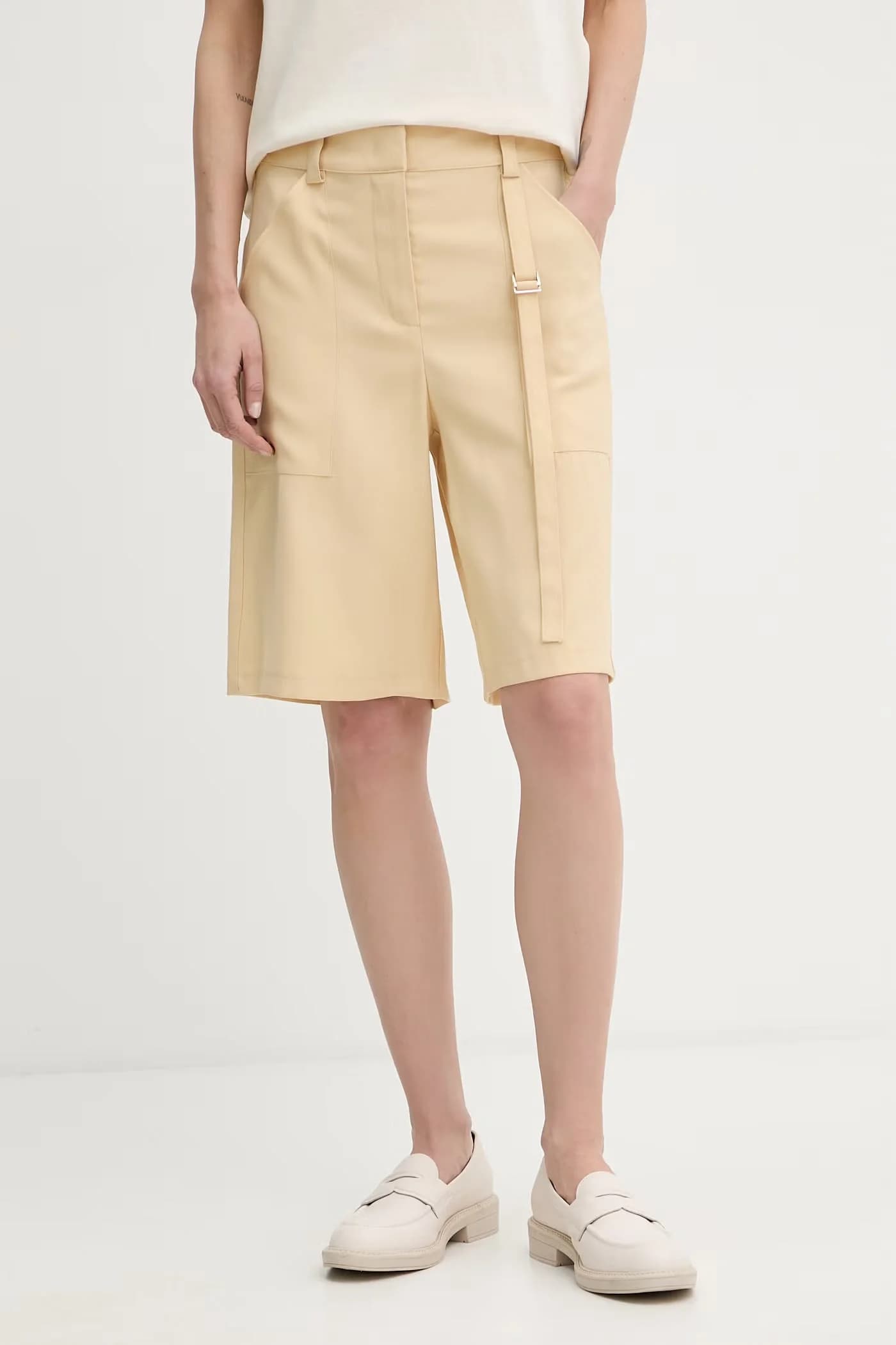 Элегантные женские шорты из вискозы.