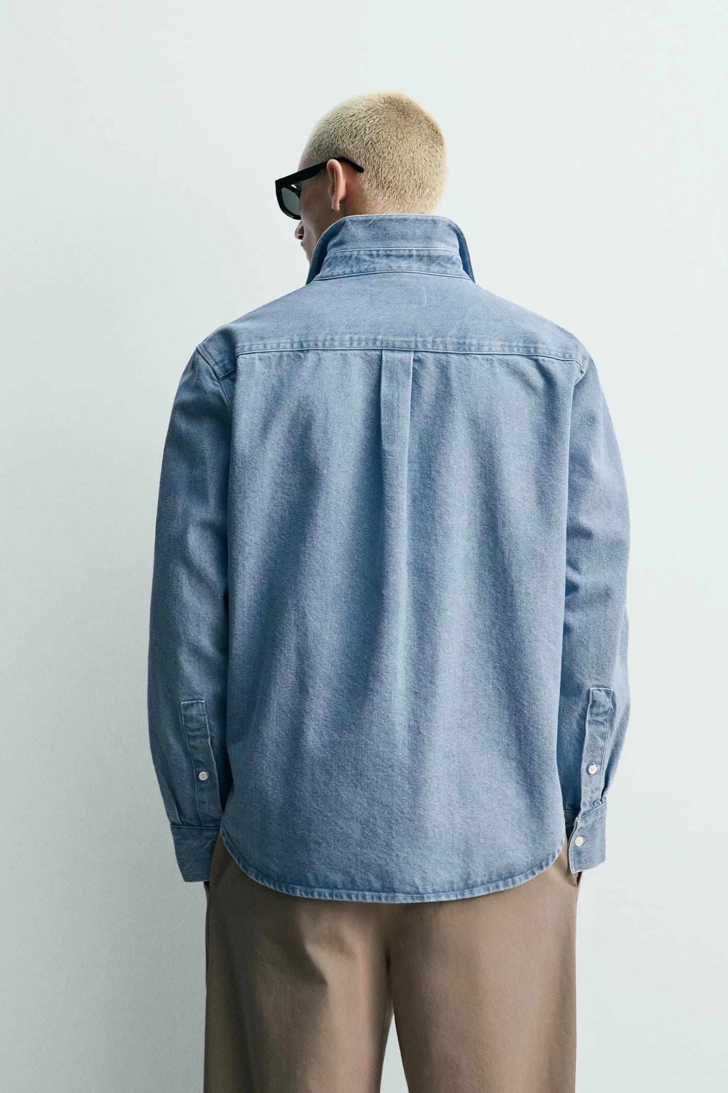 ДЖИНСОВАЯ РУБАШКА С ЭФФЕКТОМ СТИРКИ, СТАНДАРТНЫЙ КРАСОК - фото 3