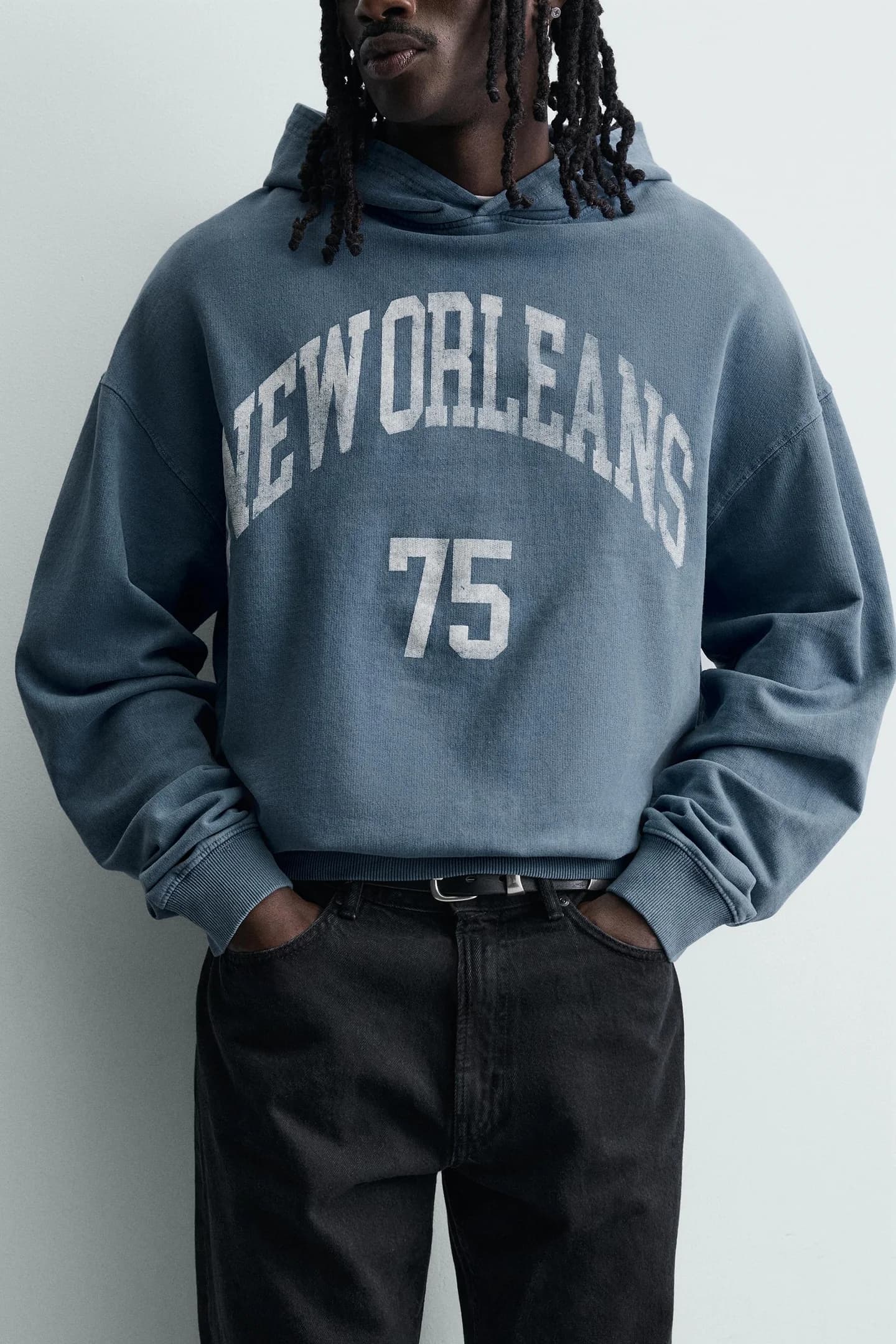 ХУДИ С СТИРНЫМ ЭФФЕКТОМ И ПРИНТОМ