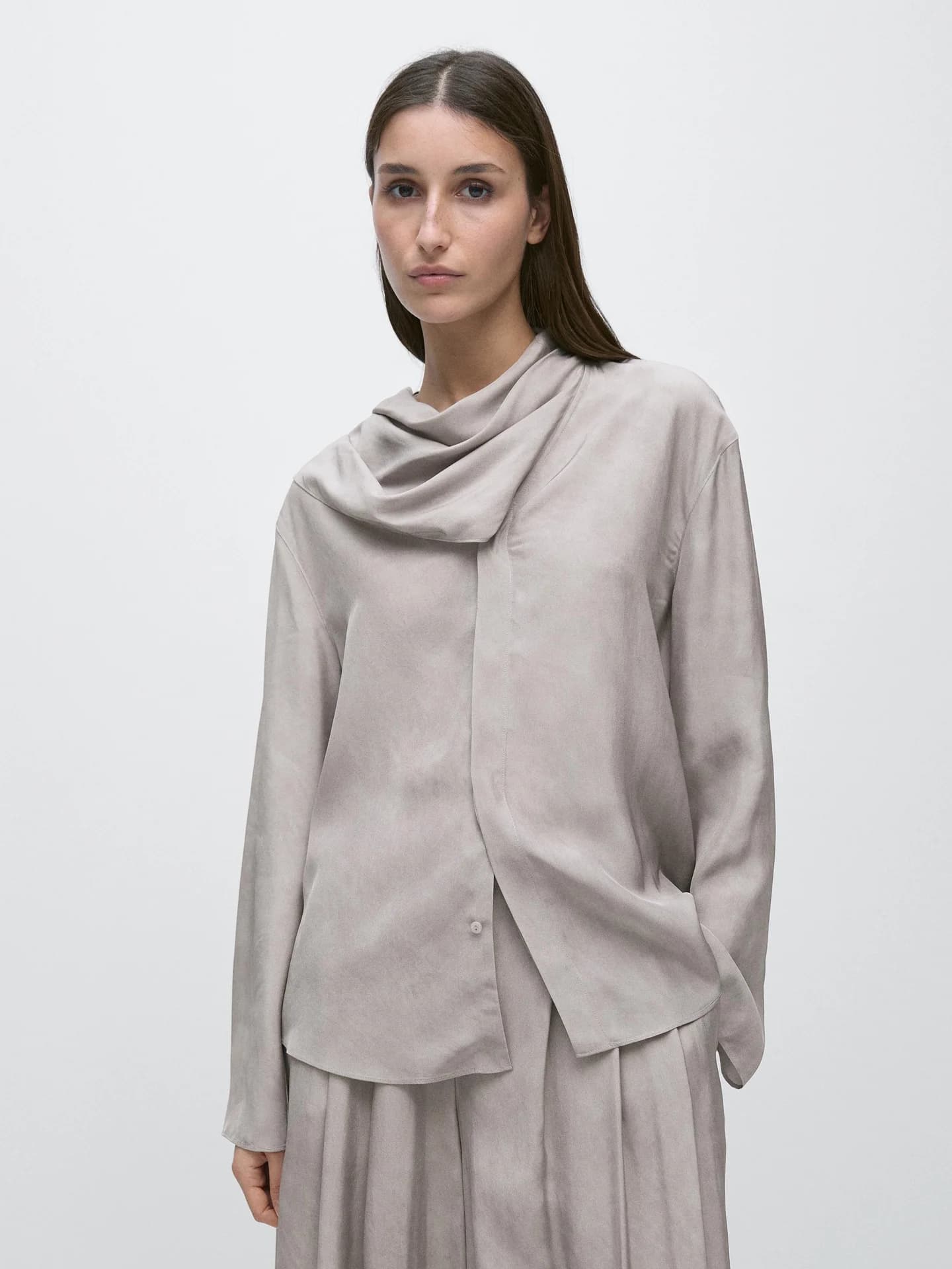 Свободная рубашка с деталью шарфа - фото 2