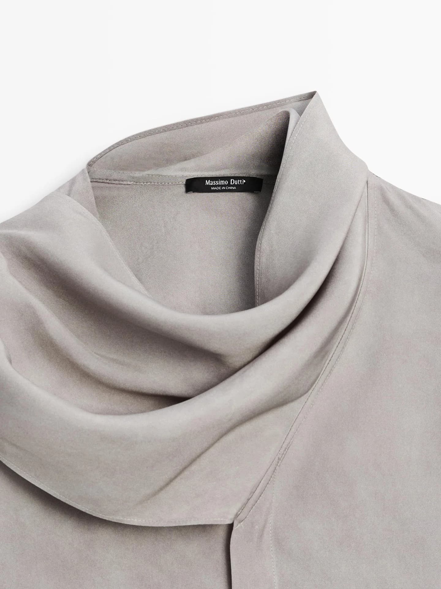 Свободная рубашка с деталью шарфа - фото 6