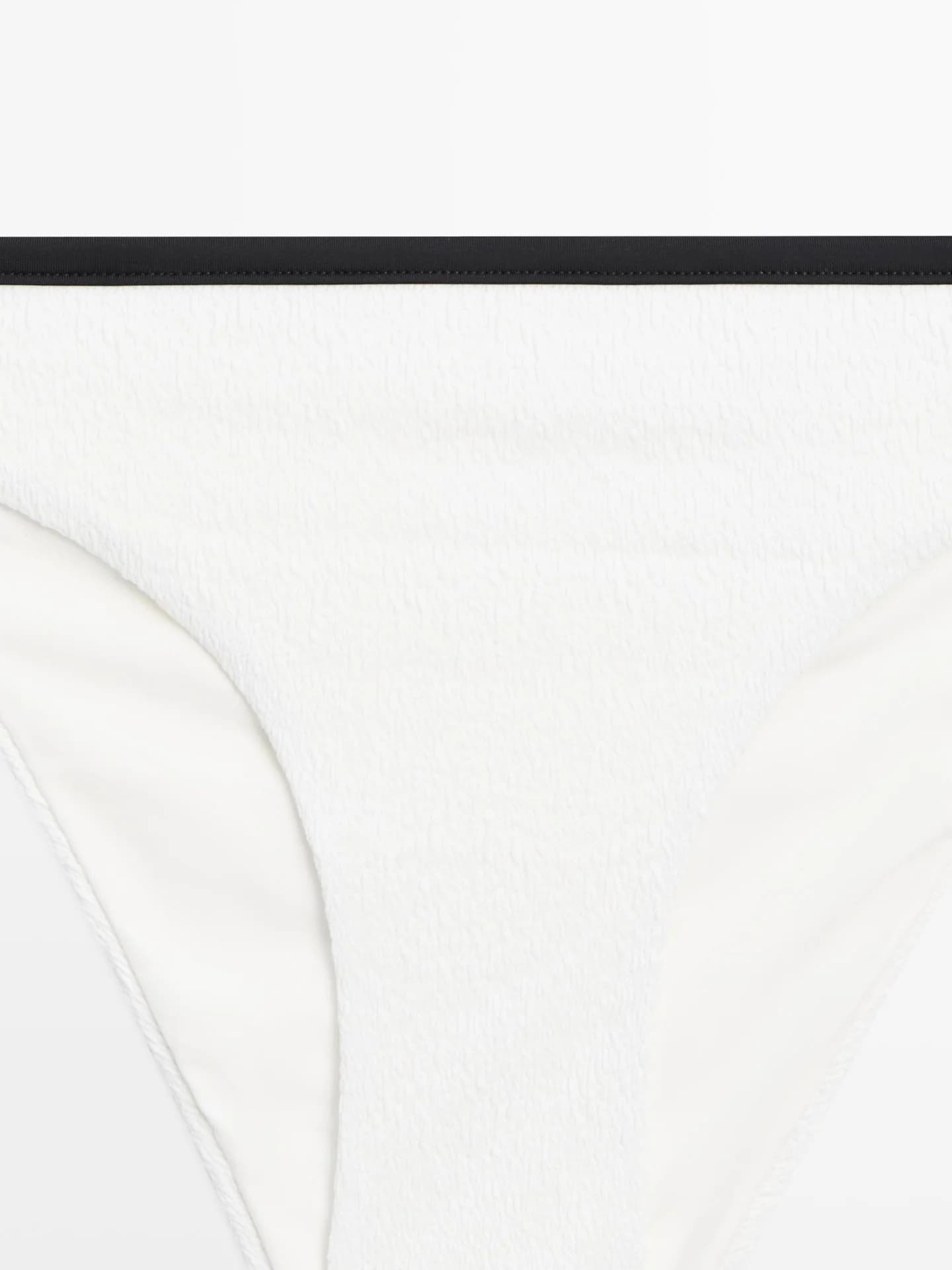 Плавки бикини с контрастной текстурой - фото 6