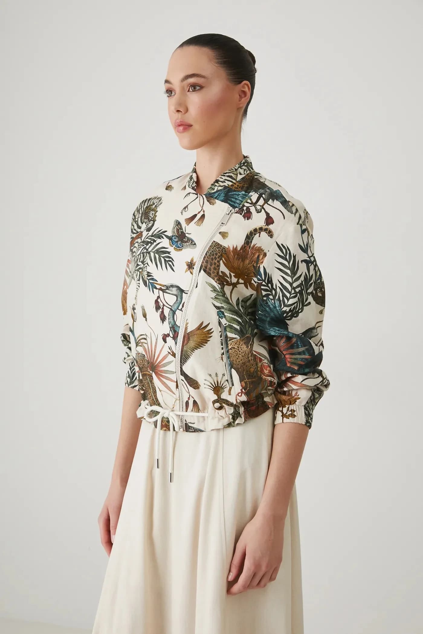 Льняной бомбер