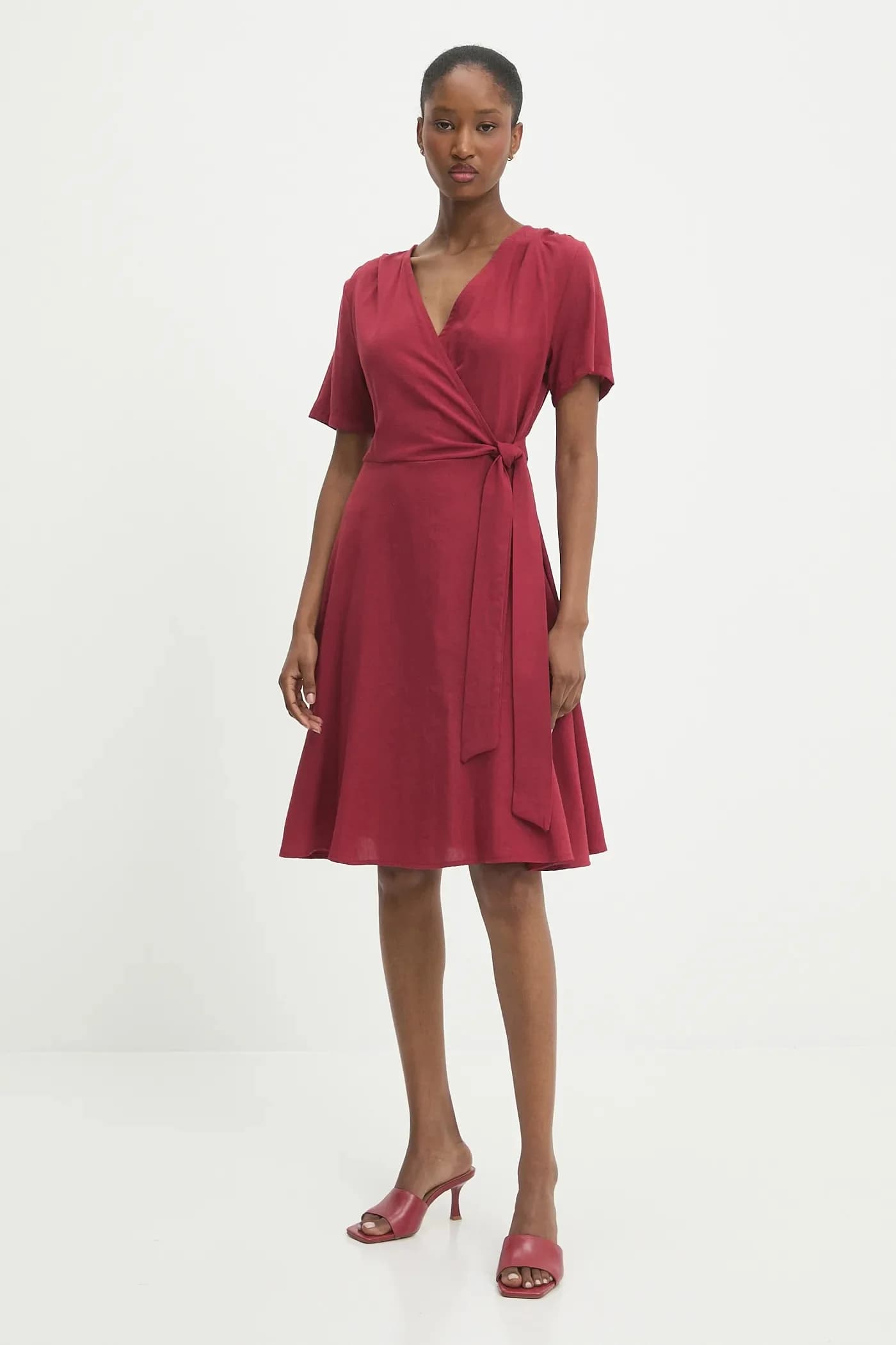 Льняное платье