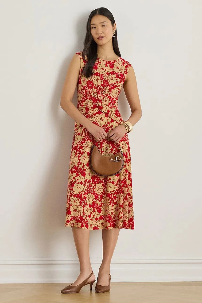 Расклешенное платье