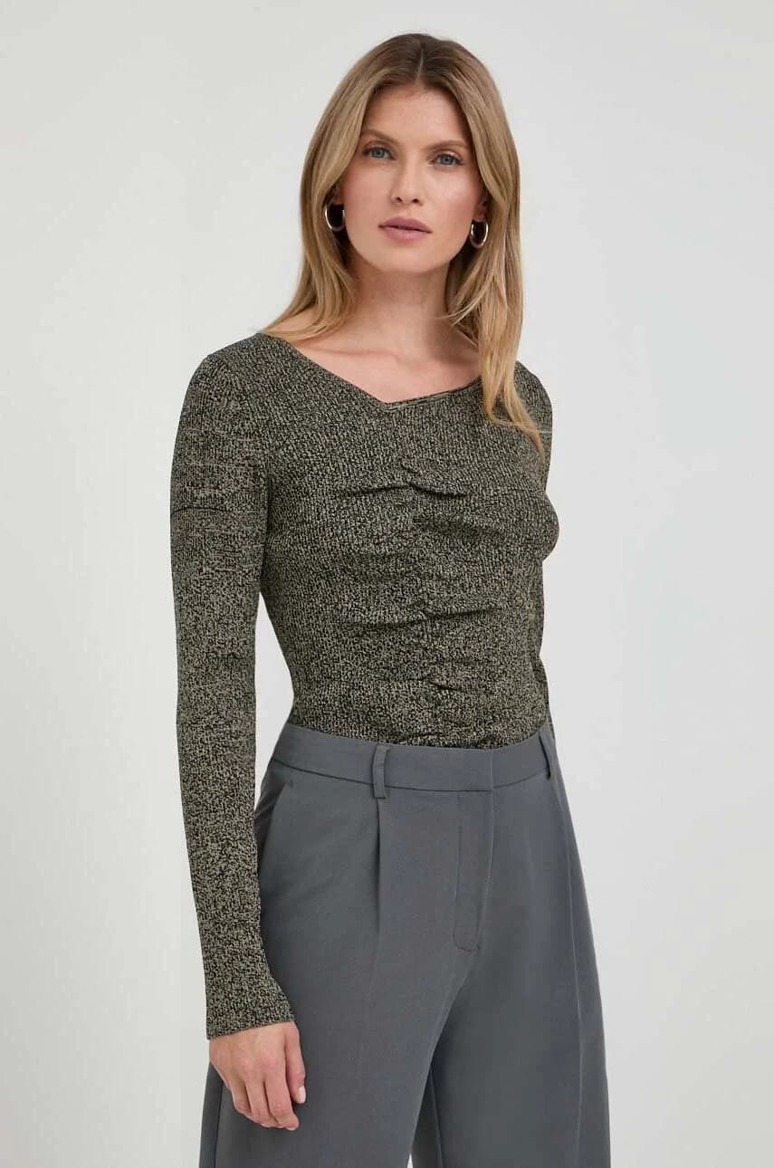 Значок свитера