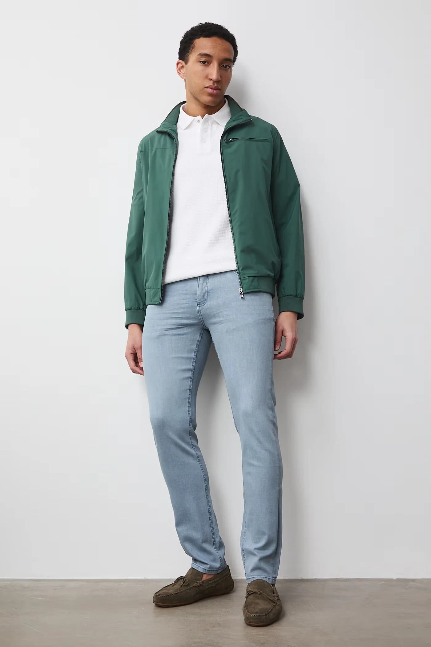 Мужские джинсы узкого кроя